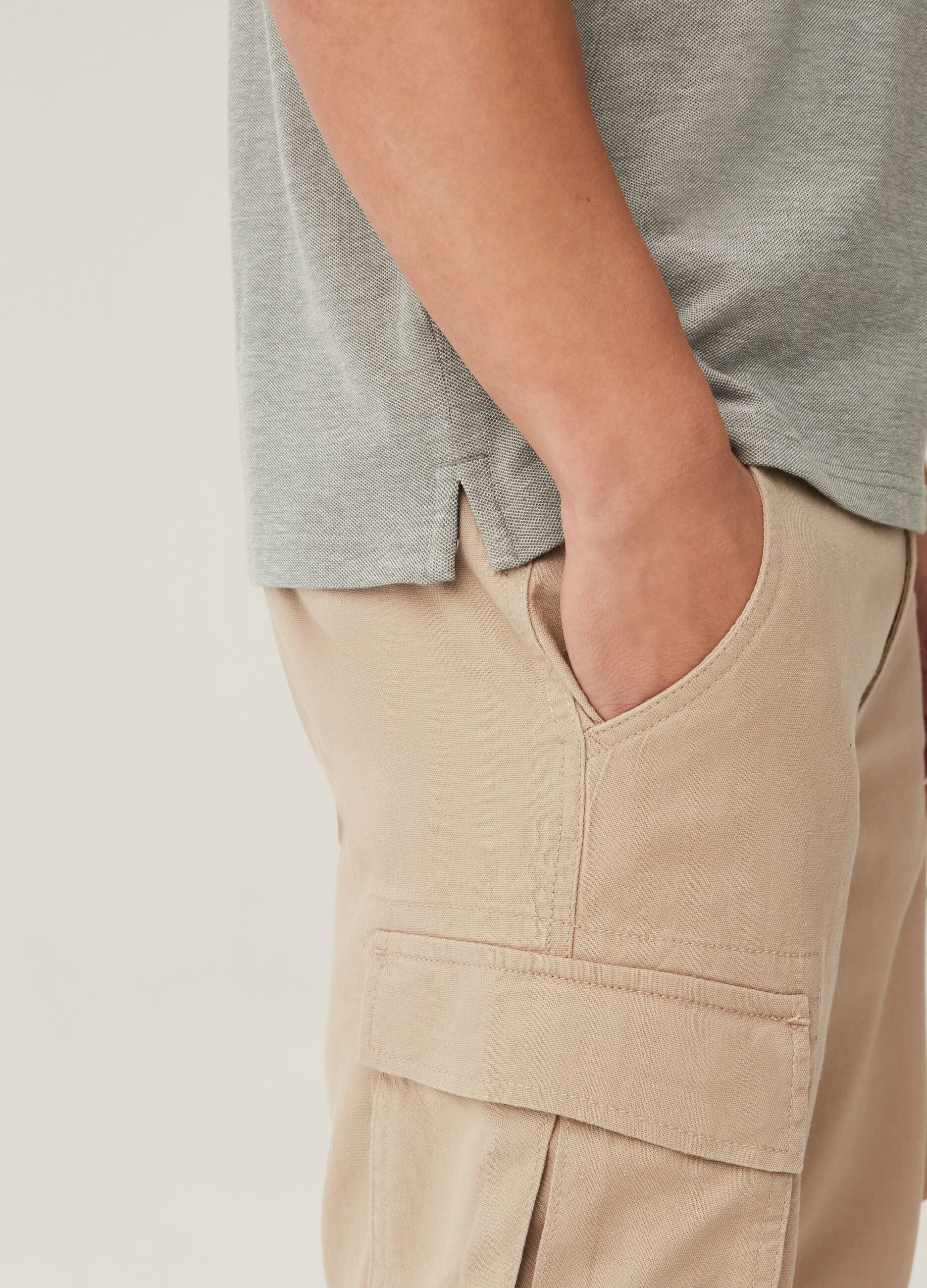 Polo in piquet con colletto chambray_3