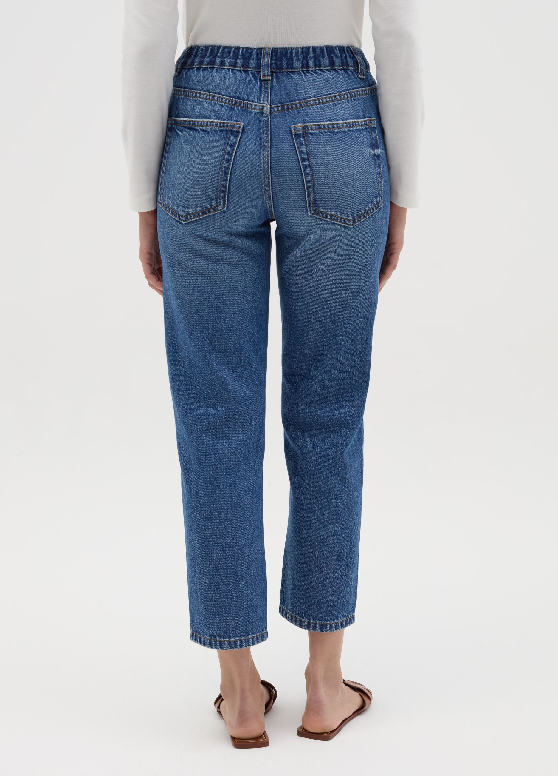 Cropped mum-fit jeans