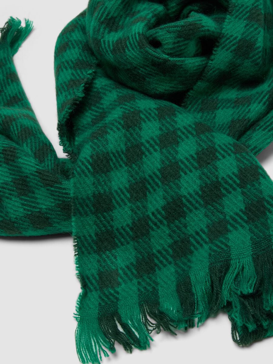 Sciarpa verde a quadri con frange_1