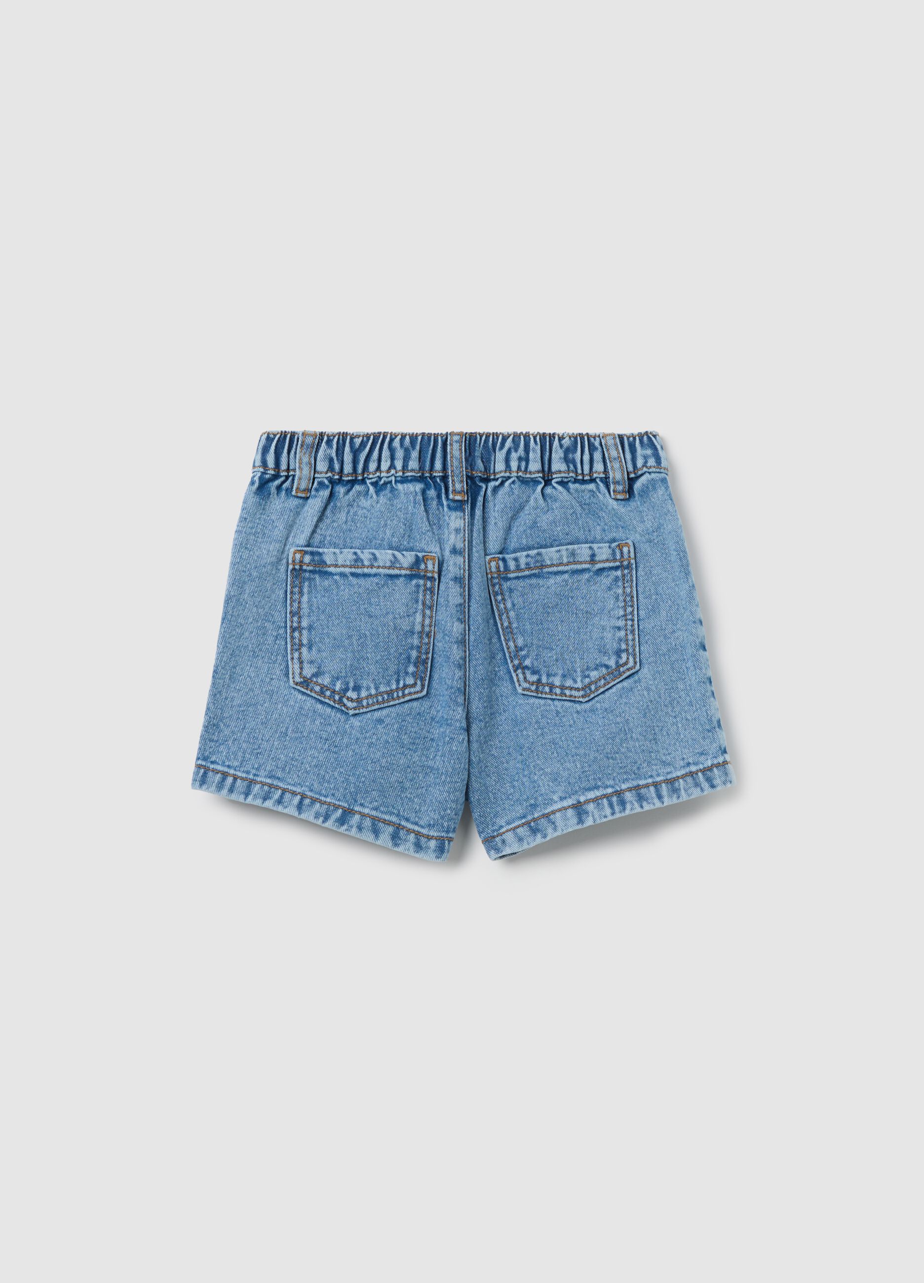 Denim shorts with five pockets