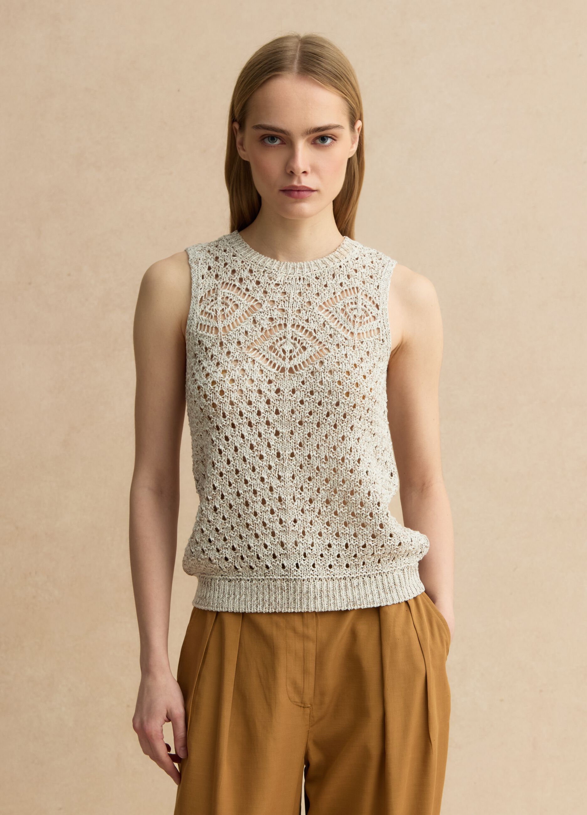 Gilet fitted beige in crochet di misto cotone