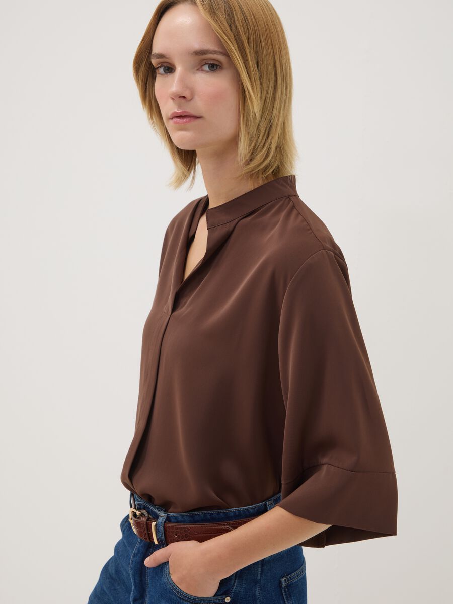 Brown regular-fit blouse with mandarin collar_0