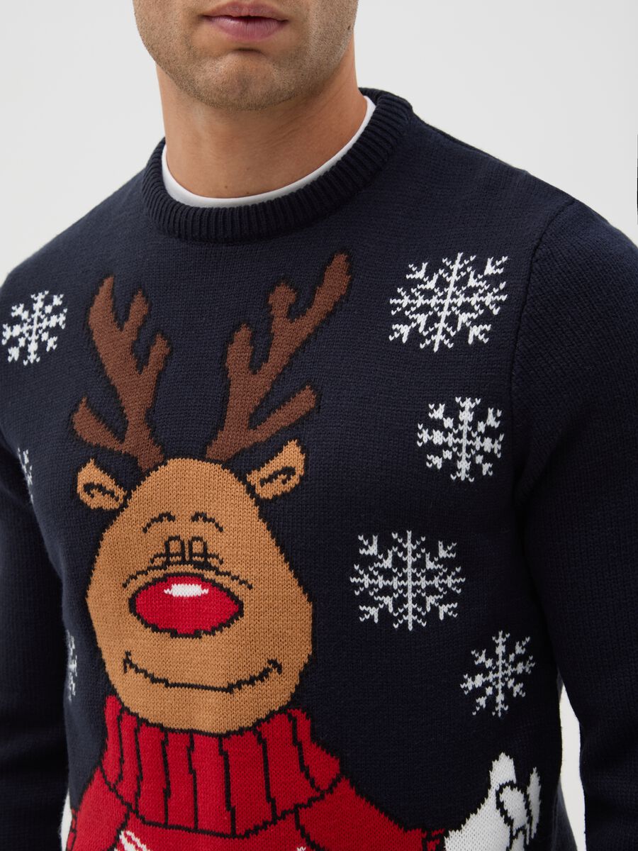 Blue regular fit Christmas jumper with reindeer embroidery_3