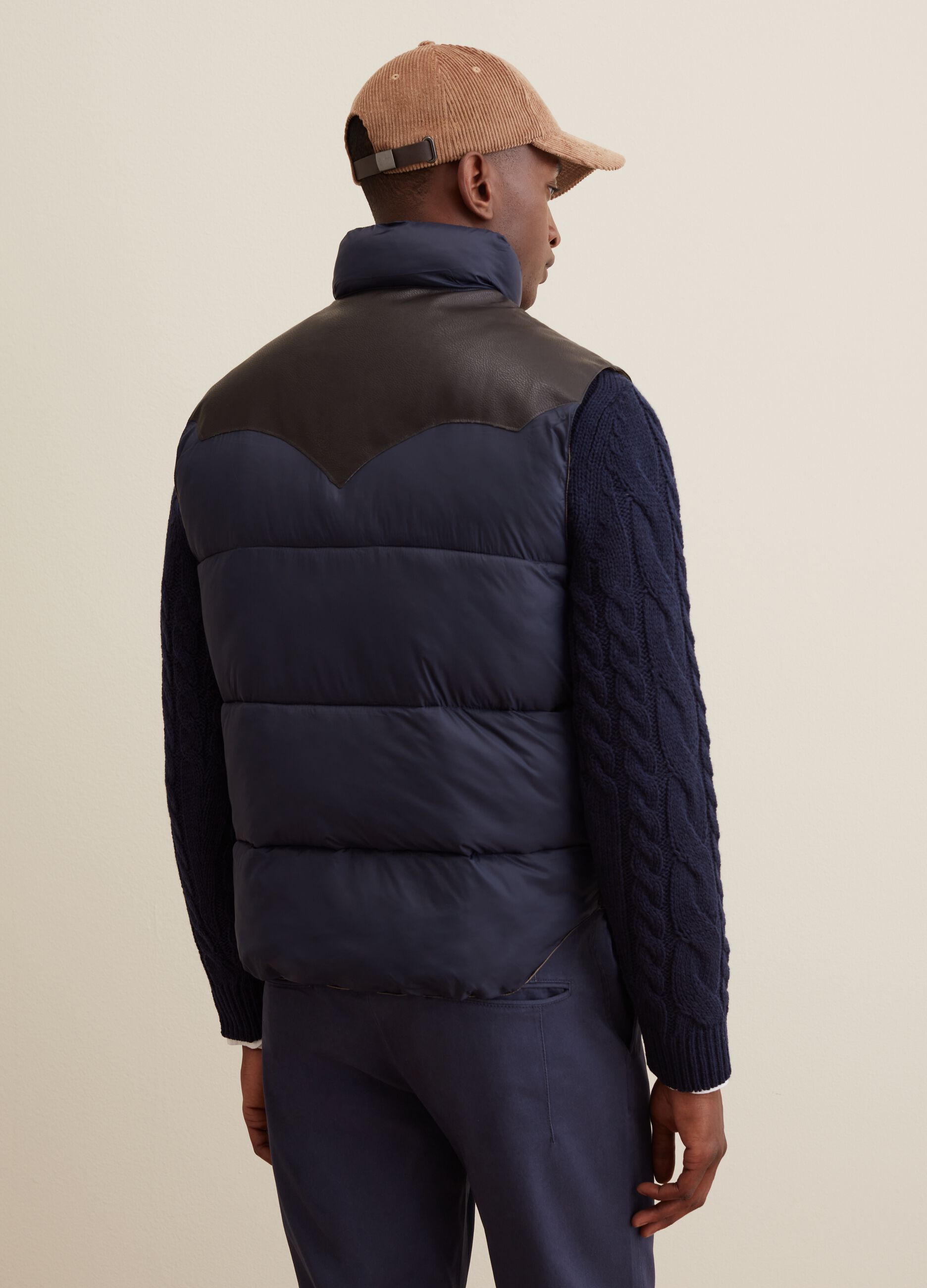 Gilet trapuntato a collo alto_2