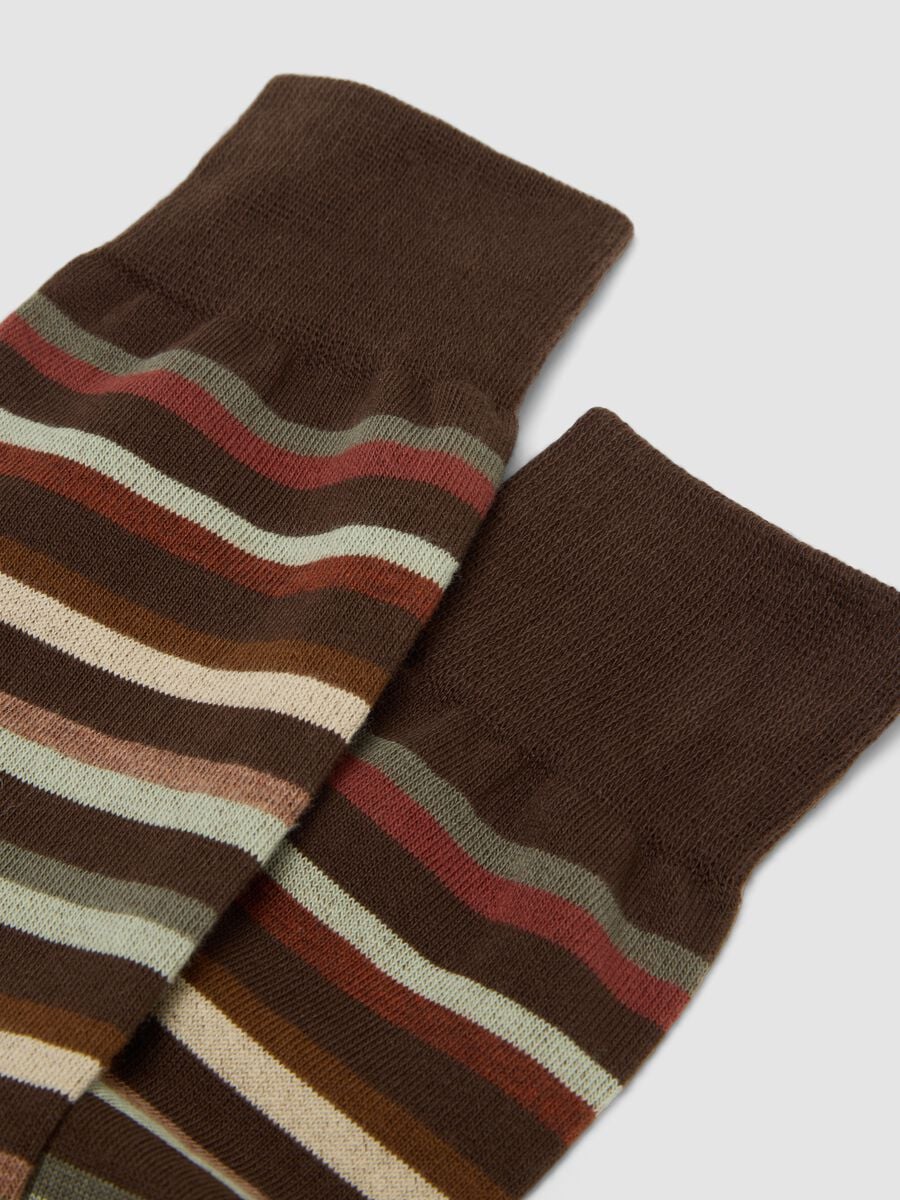 Brown striped short socks in stretch cotton_2