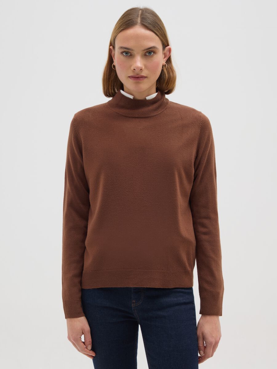 Brown Turtleneck Pullover_0