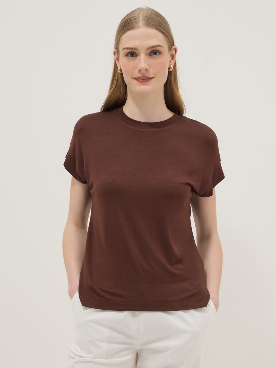 Brown short-sleeved stretch viscose T-shirt_1