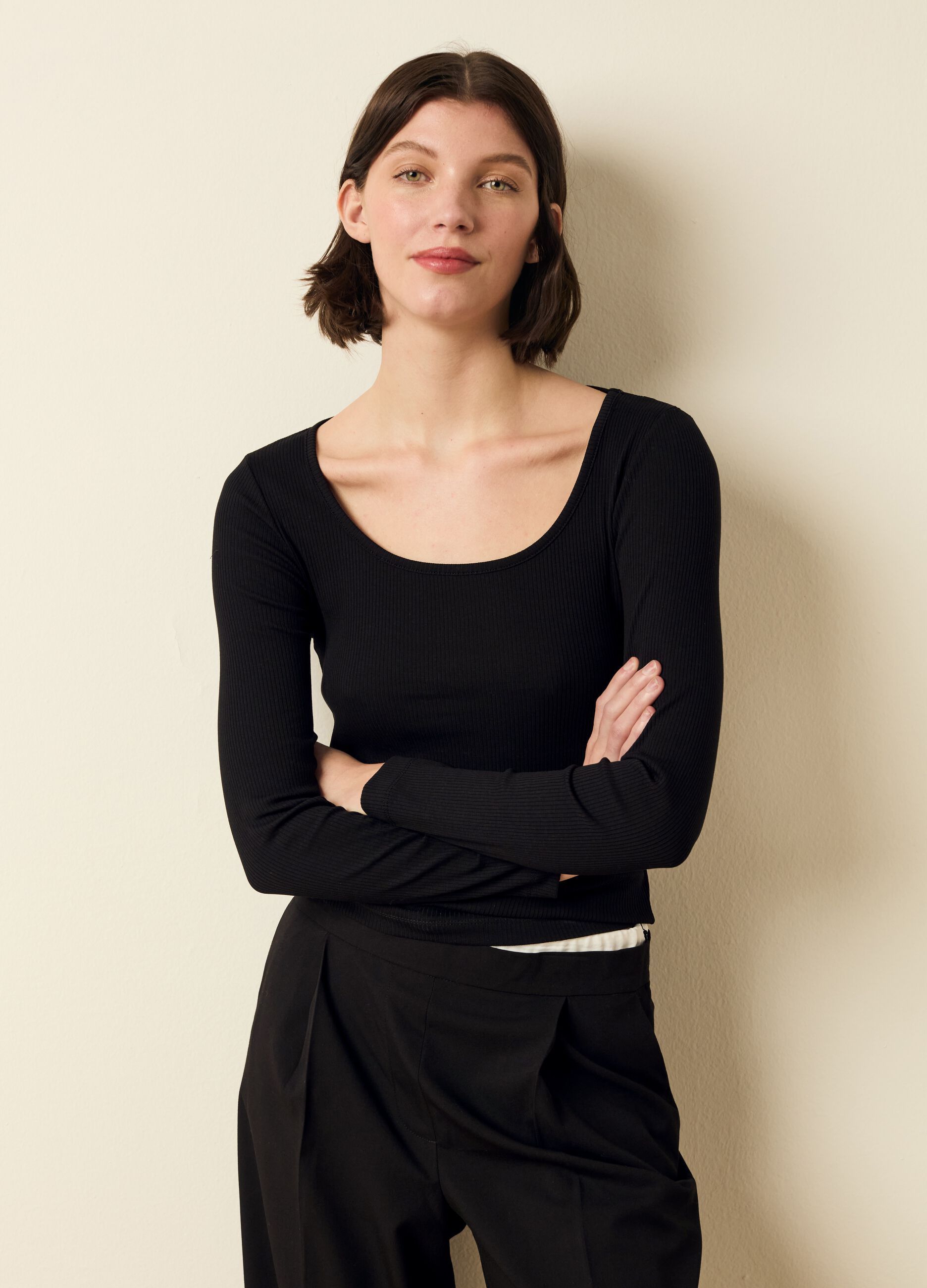 T-shirt a costine con maniche lunghe