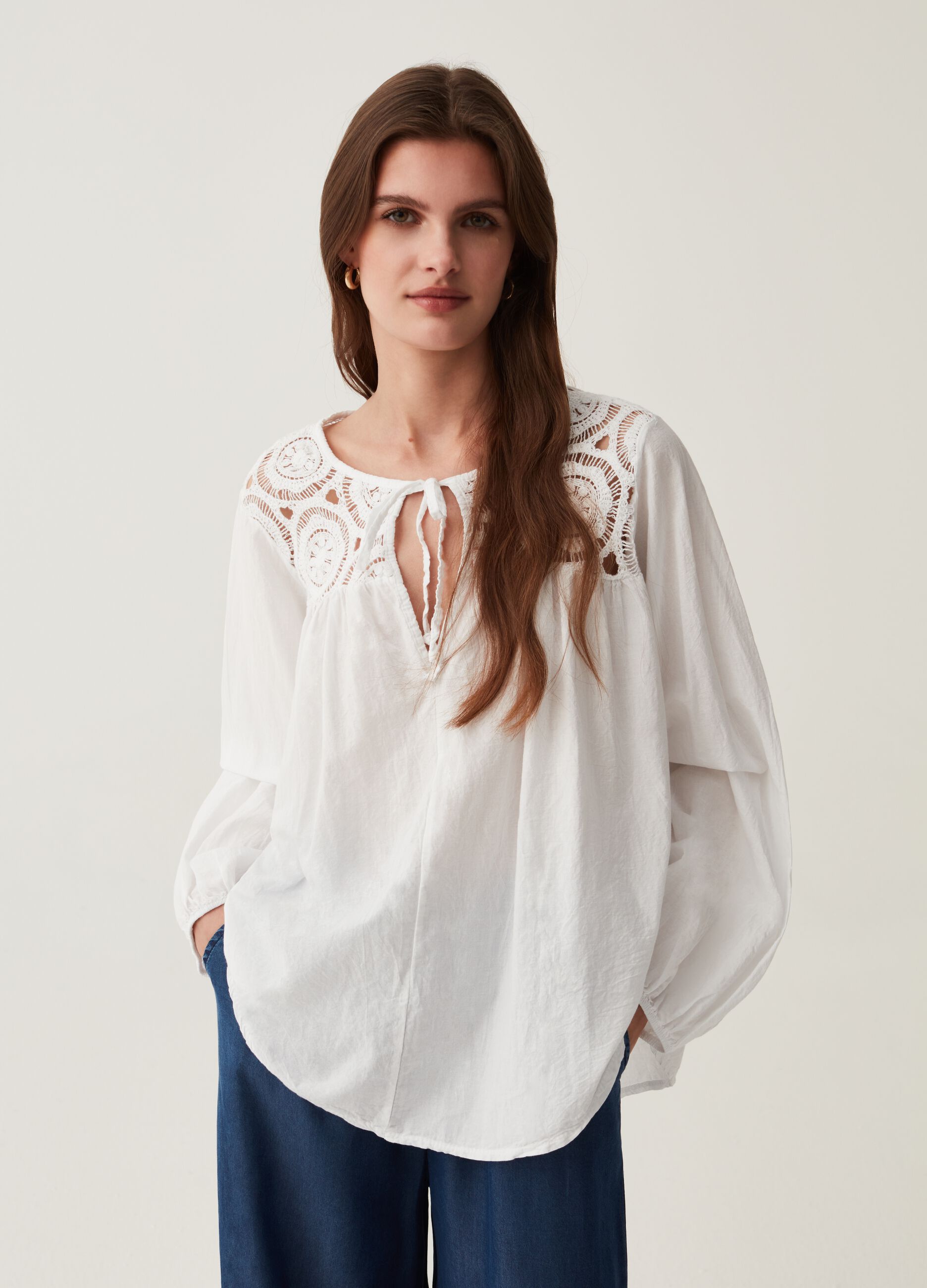 Blusa in cotone con inserto traforato Hybrid_0