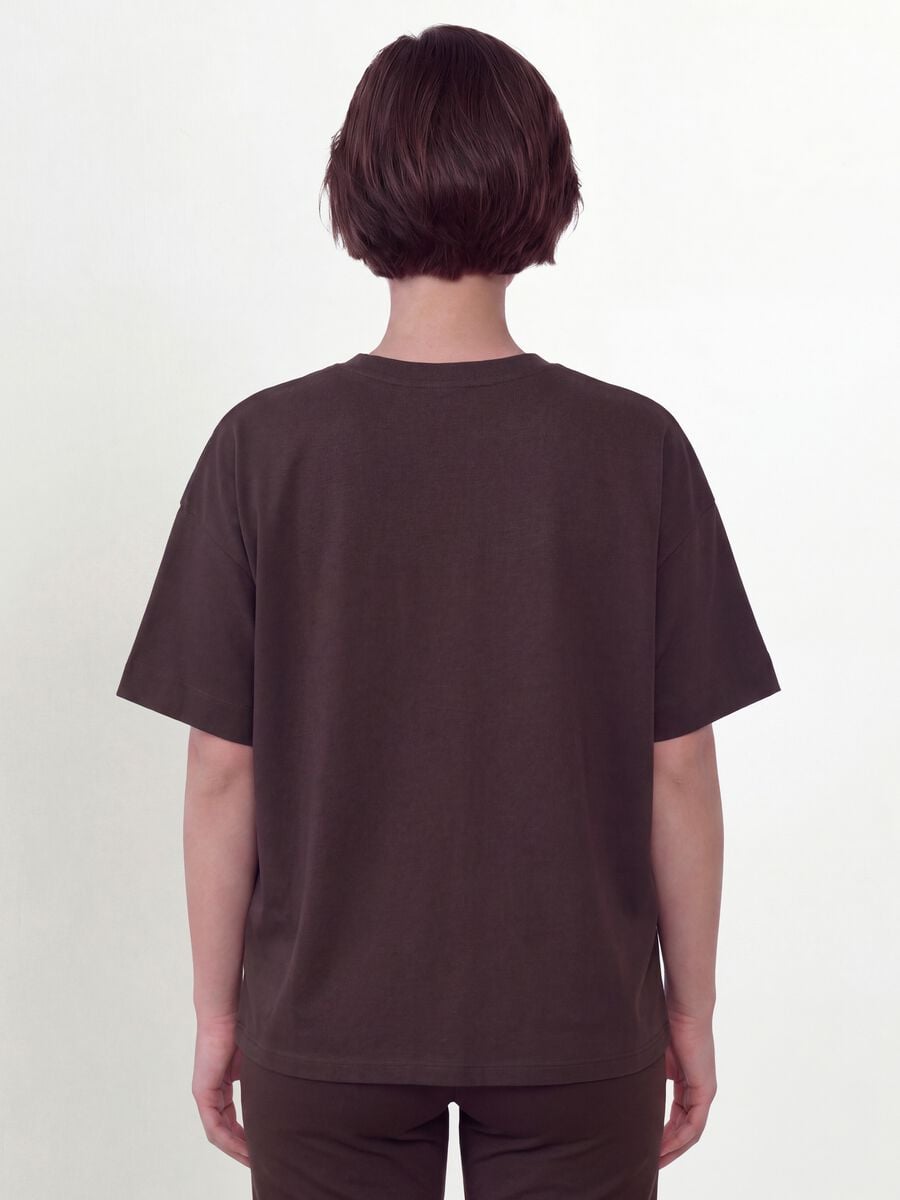 T-shirt girocollo marrone in misto cotone e modal elasticizzato regular fit_2