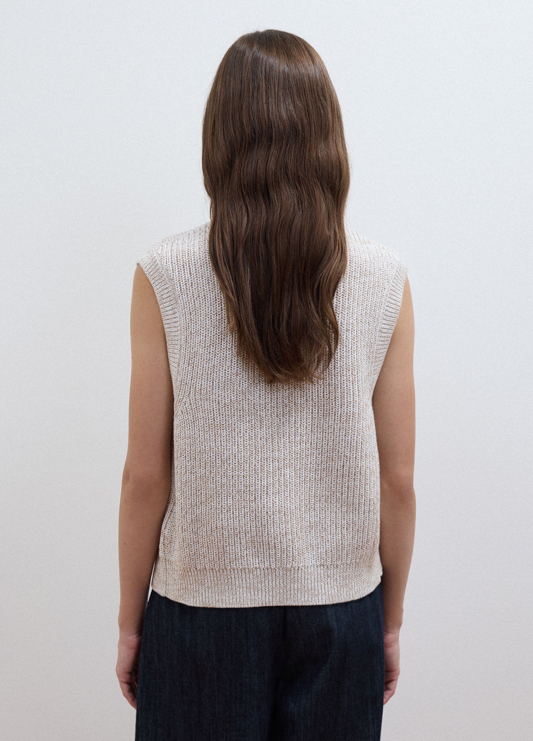 White pure cotton knitted gilet with crew neck, regular fit