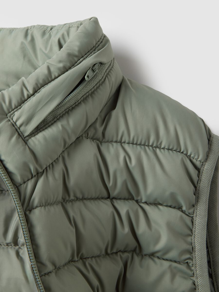 Gilet imbottito verde da ragazzo regular fit con cappuccio_5