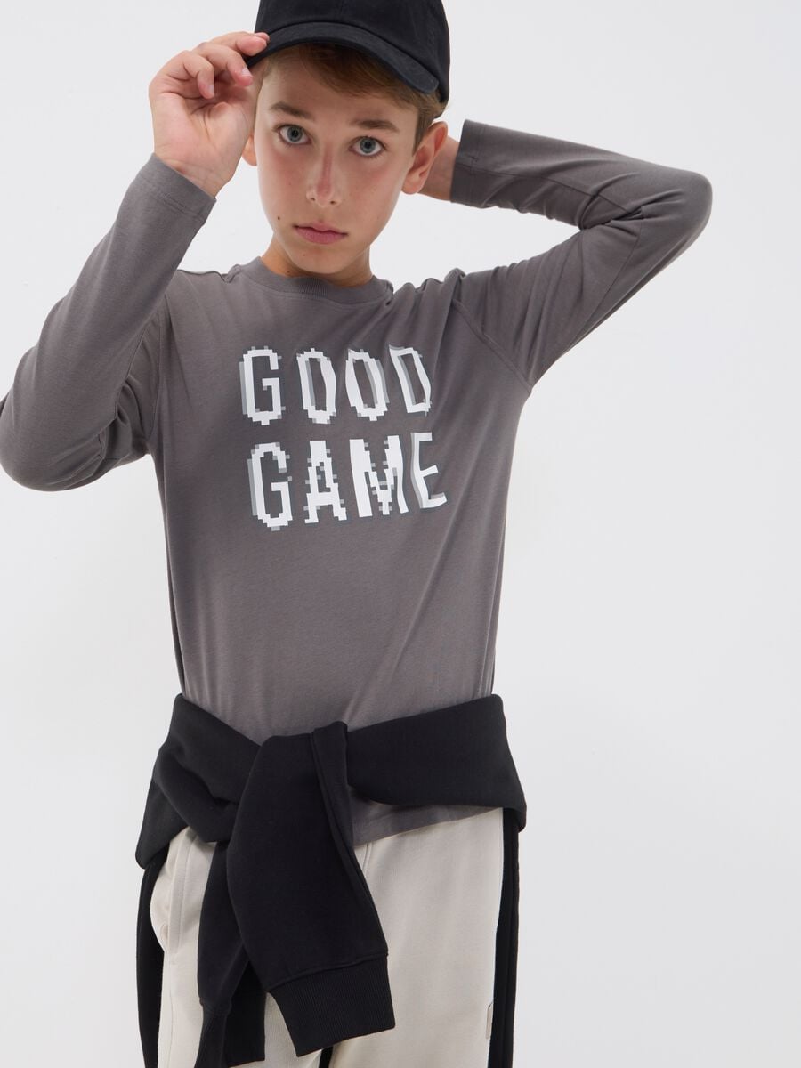 T-shirt grigia in puro cotone organico con scritta "Good Game" per ragazzo_0