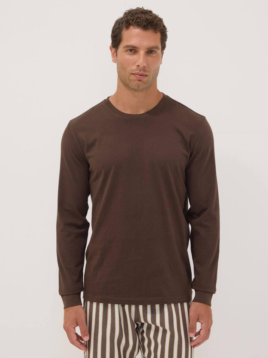 Pigiama marrone in puro cotone organico a righe regular fit_1