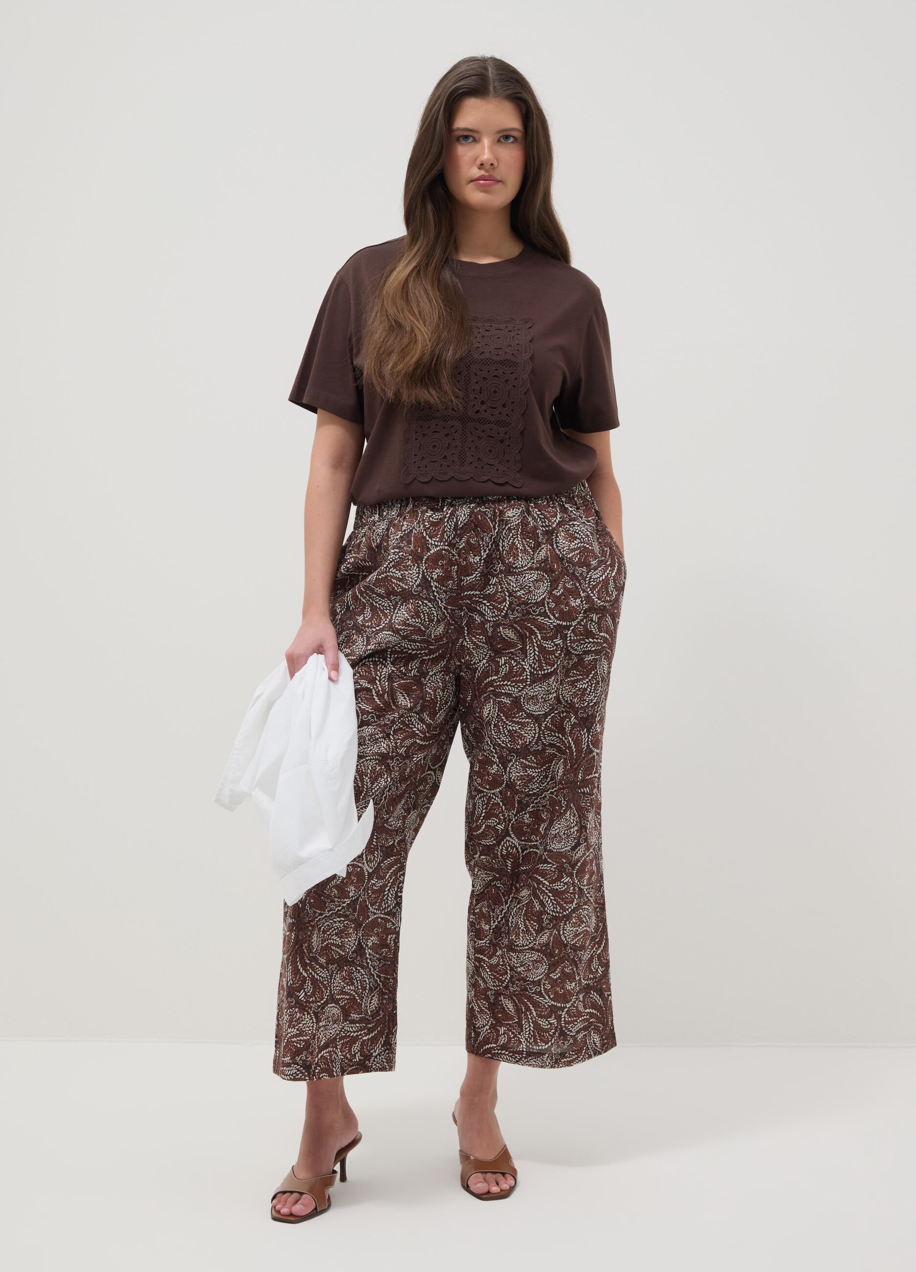 Brown pure cotton regular fit t-shirt with applied flower