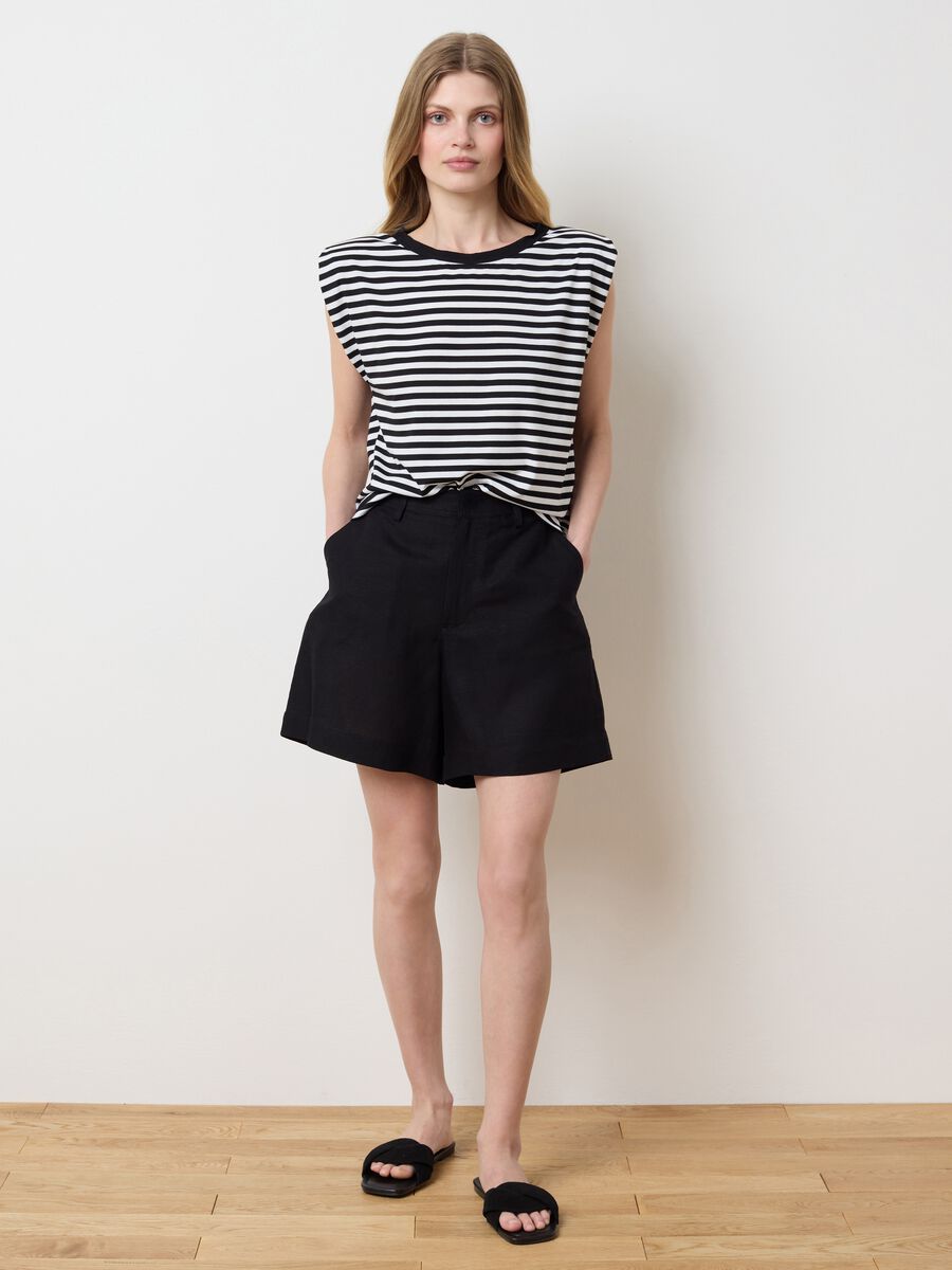 White and black striped boxy-fit T-shirt with shoulder straps_2