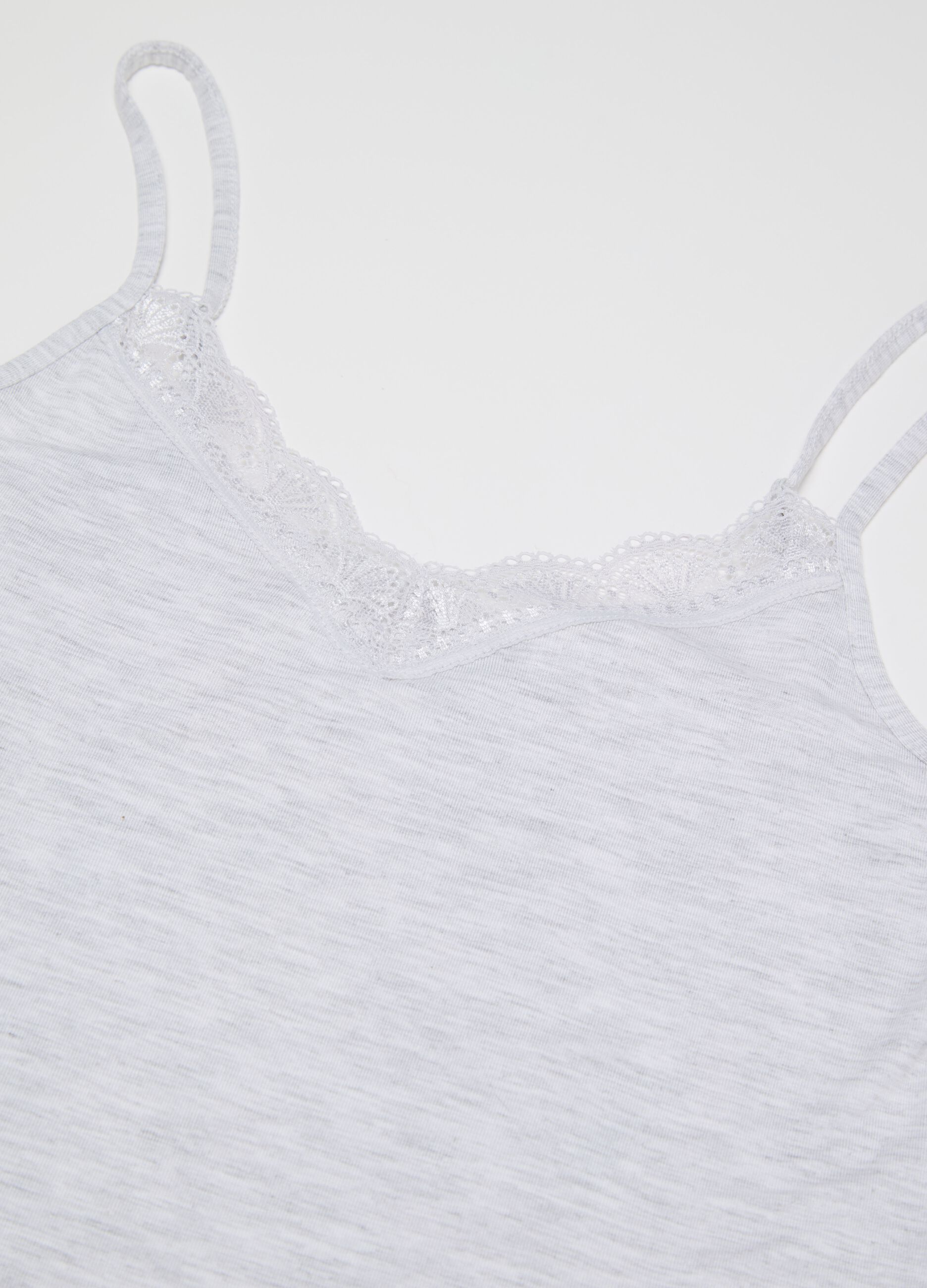Vest with V neck and lace