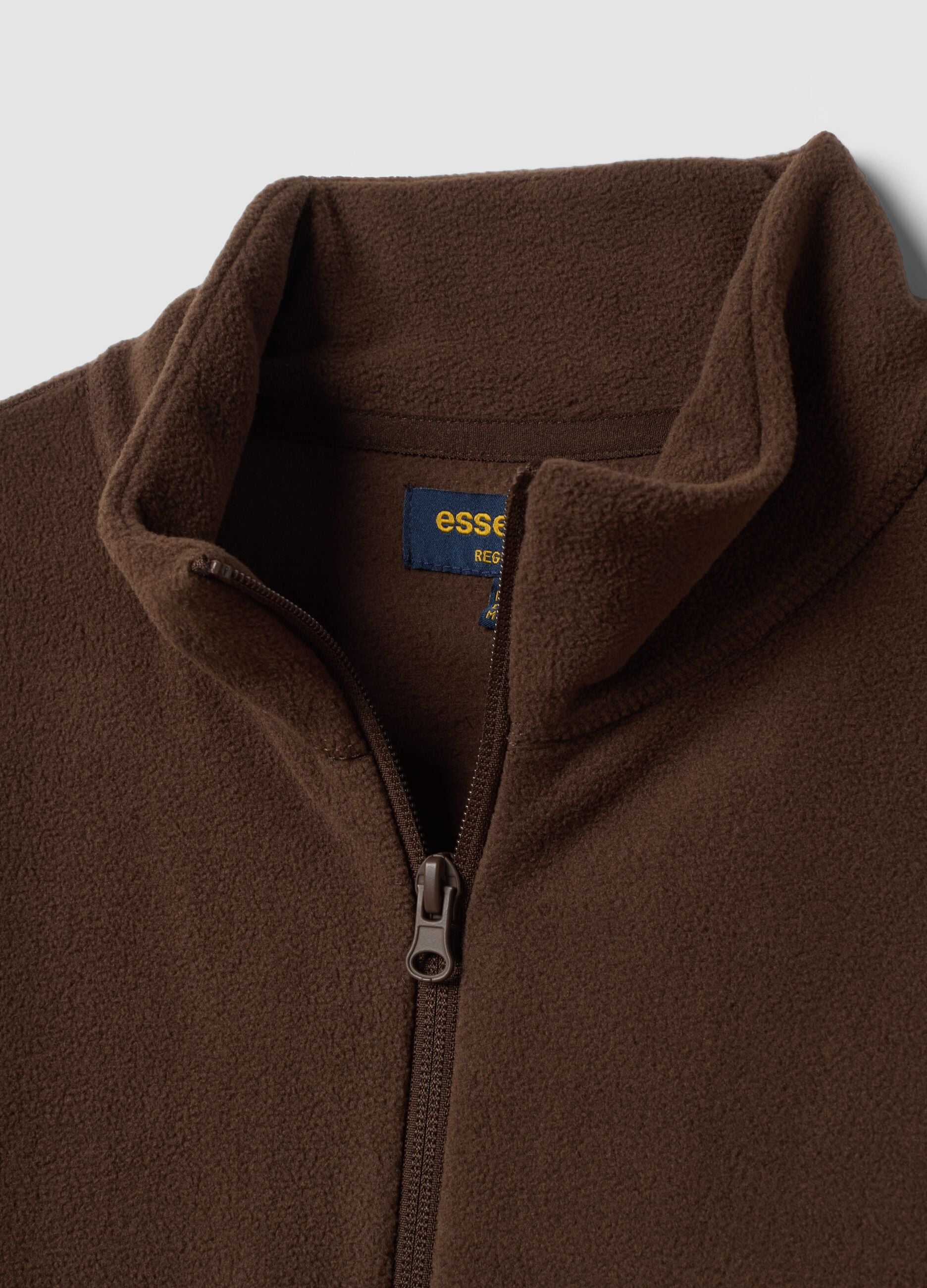 Felpa marrone con colletto e zip regular fit in pile