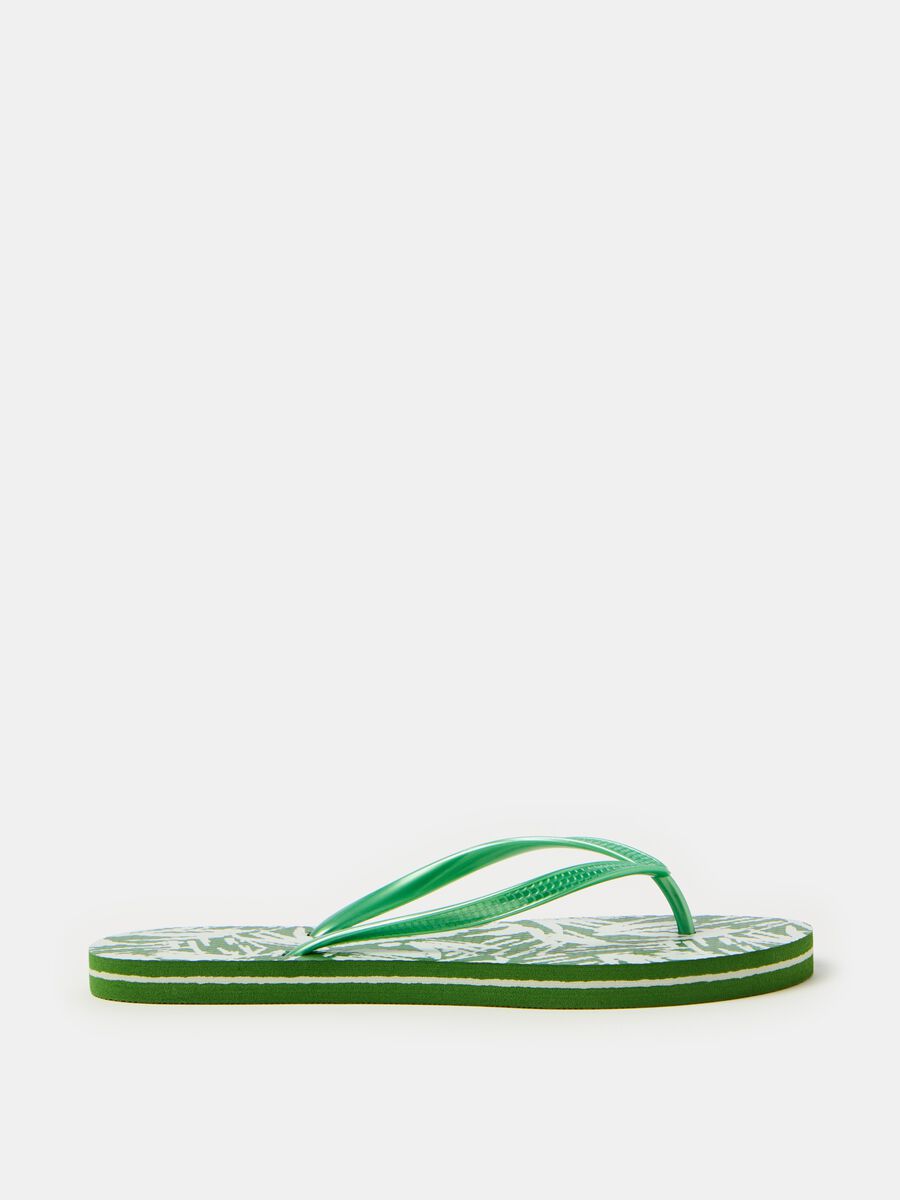 Thong sandals with foliage print_0