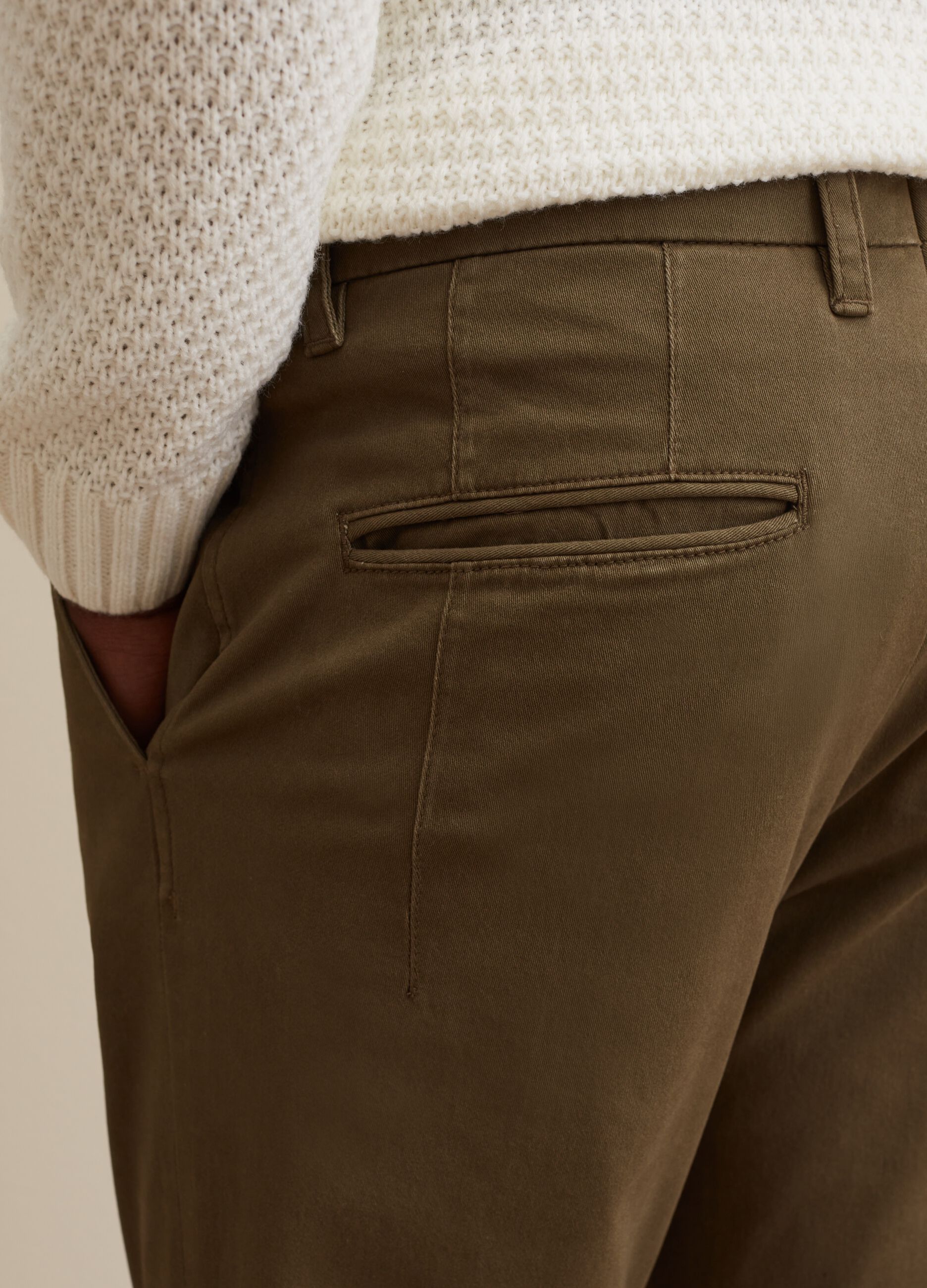Pantaloni chino in cotone stretch_1