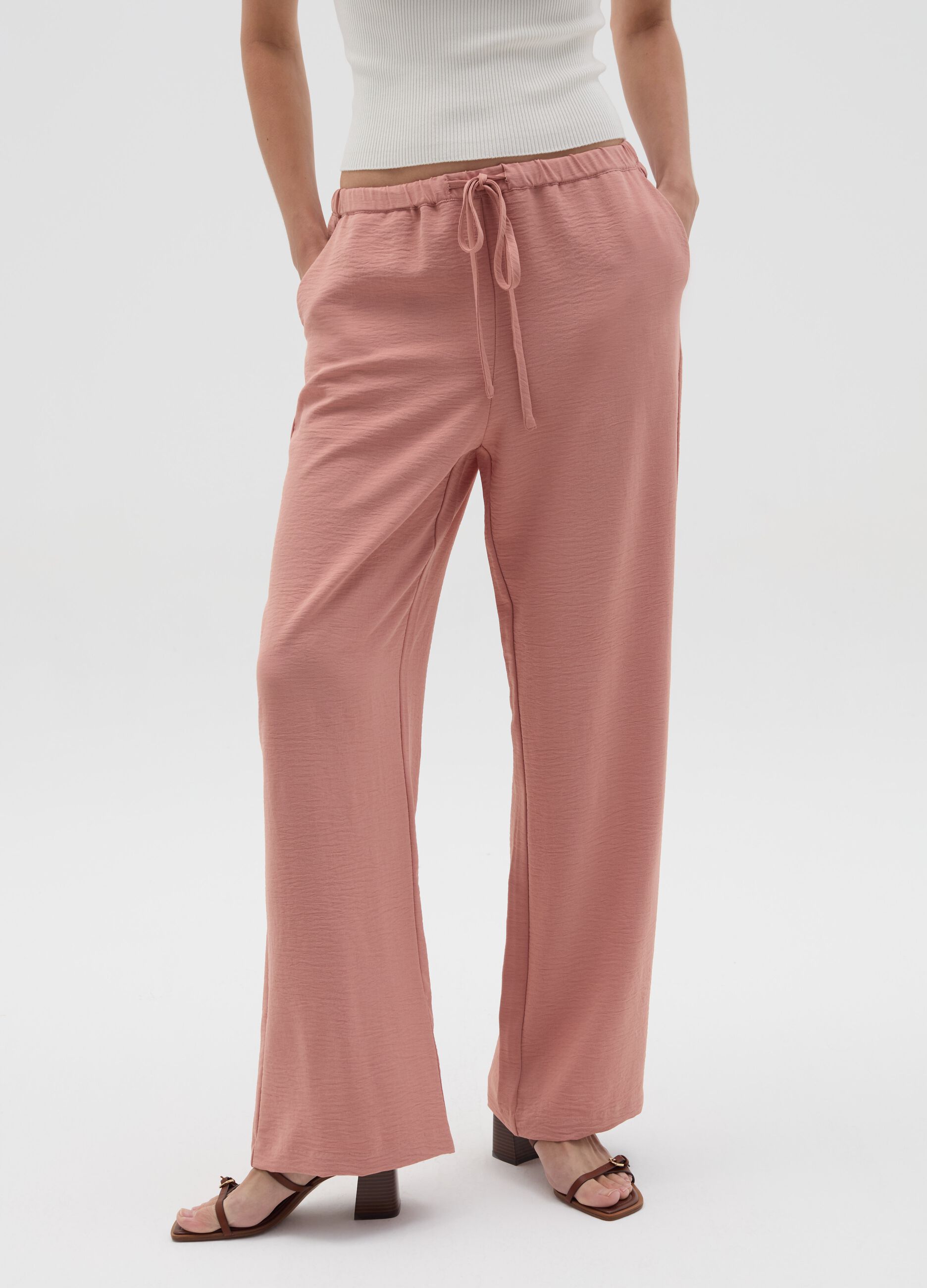 Crinkle-effect fluid trousers