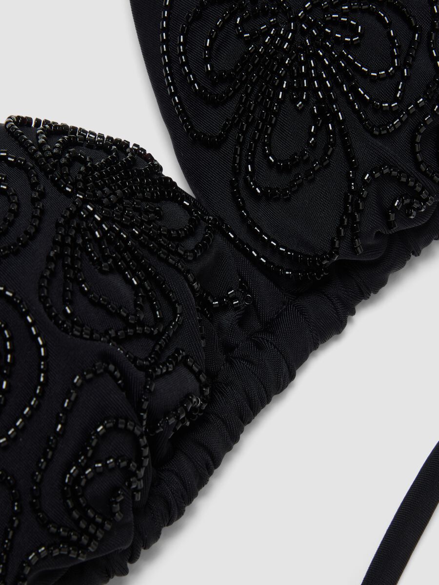 Top bikini a triangolo in tessuto elasticizzato nero con perline_5
