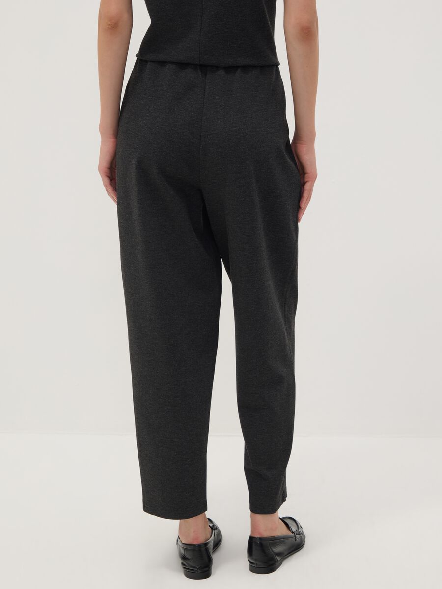 Black Milano-knit jogger trousers in stretch viscose, barrel fit_2