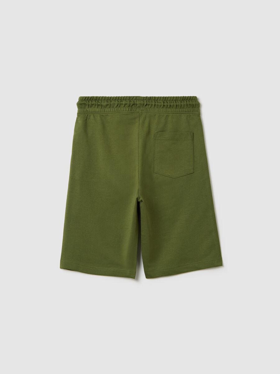 Green fleece Bermuda shorts with pockets and drawstring_4
