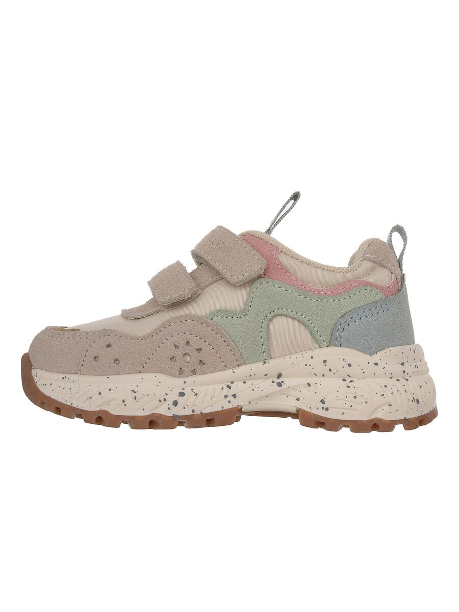 Scarpe rosa chiaro sportive con doppio strappo_0