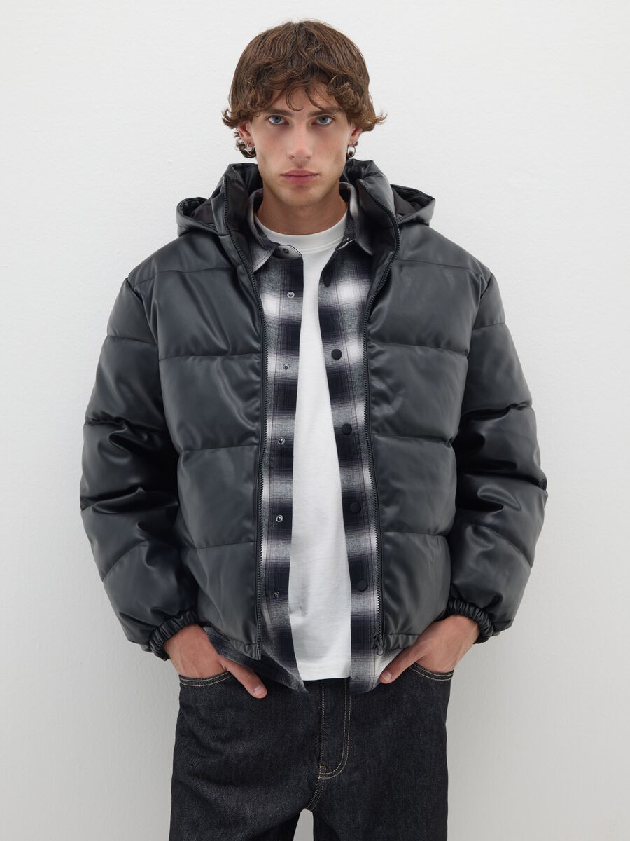 Giubbotto nero vestibilità over con zip_1