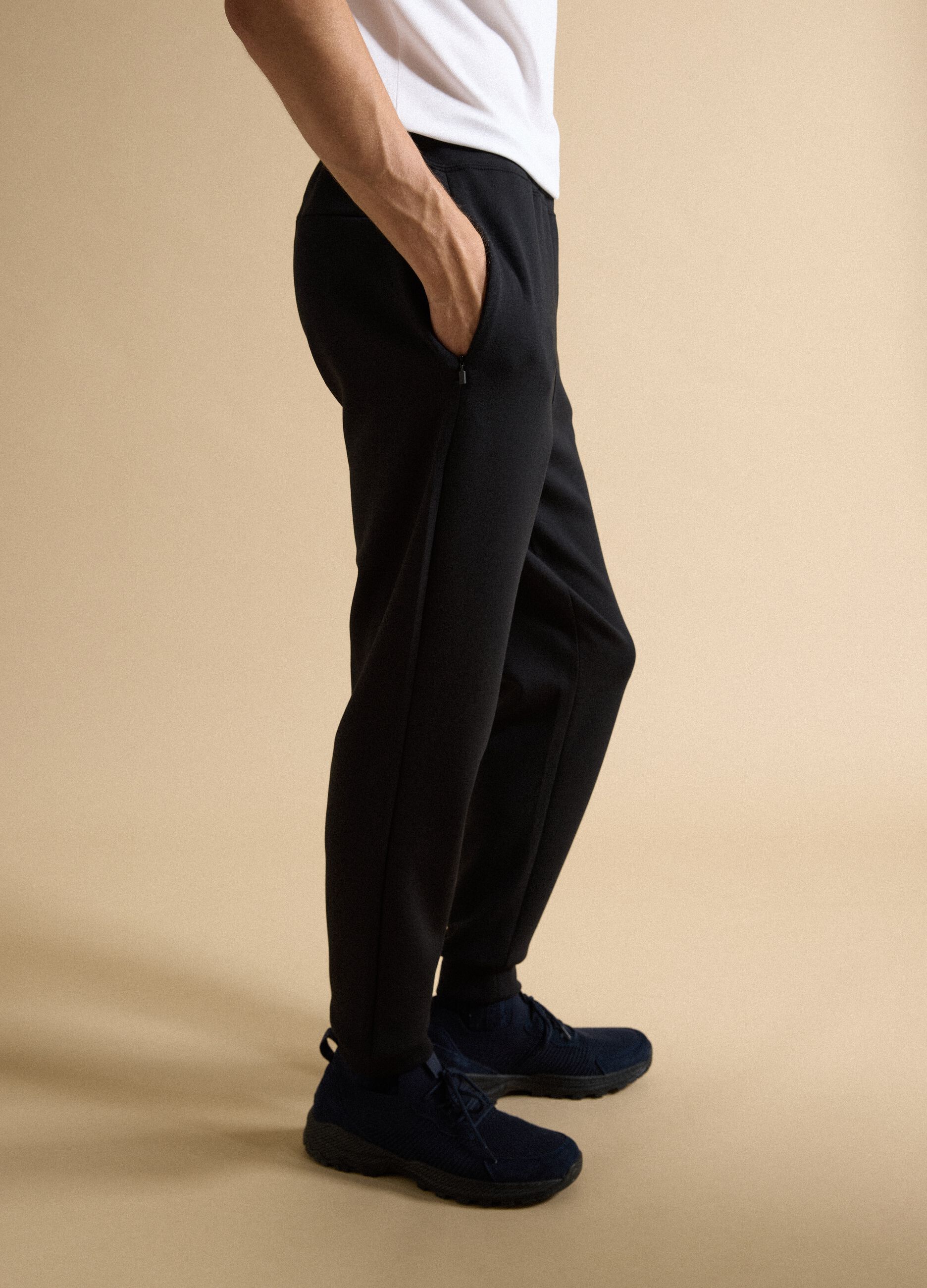 Black regular-fit joggers in stretch Easy Dry fabric