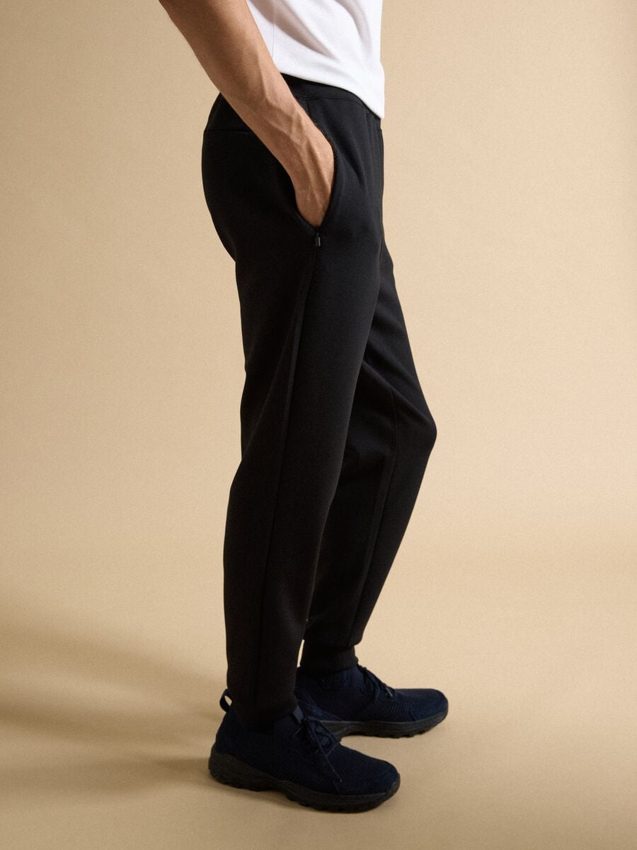 Jogger neri regular fit in tessuto elasticizzato Easy dry_2