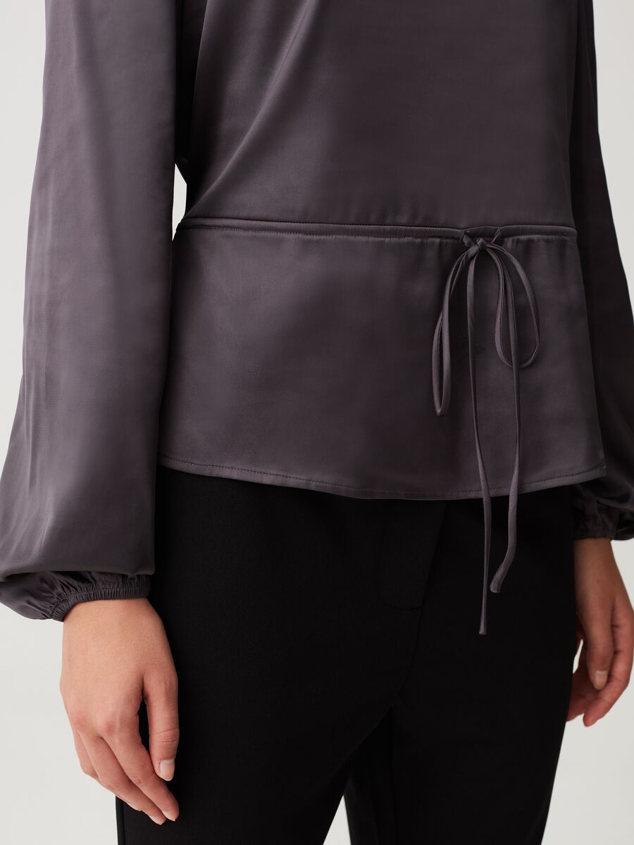 Blusa in satin con coulisse_3