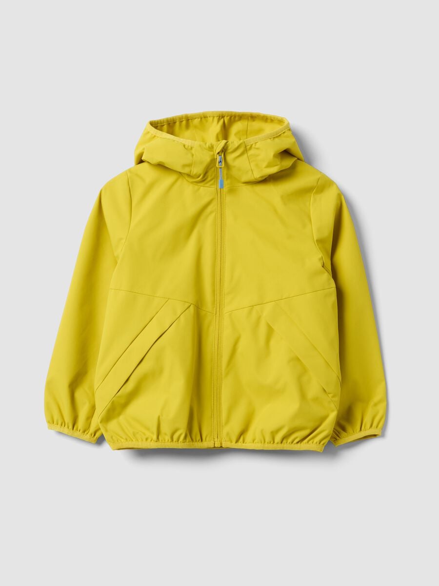 Giacca antipioggia gialla con cappuccio e zip over fit per bambino_0