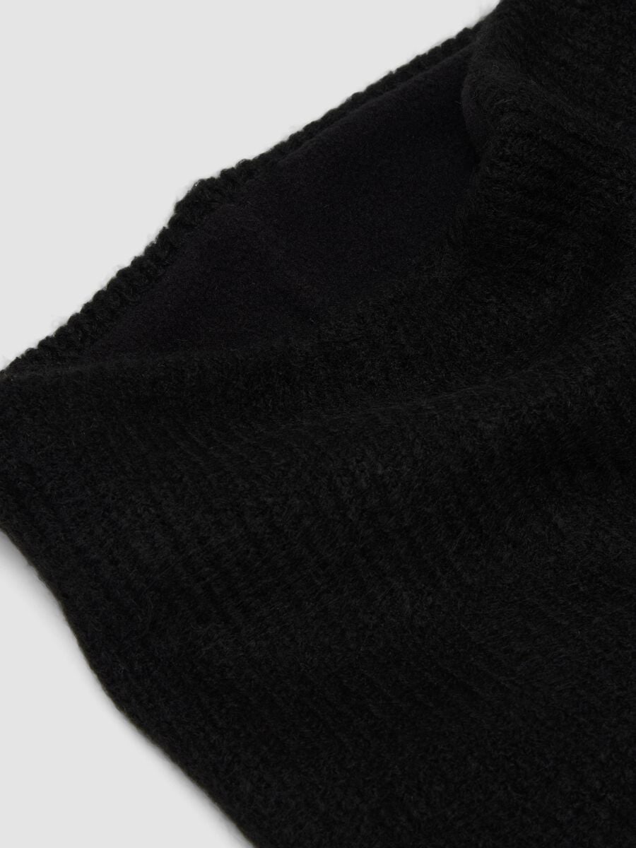 Black ribbed stretch-fabric scarf_1