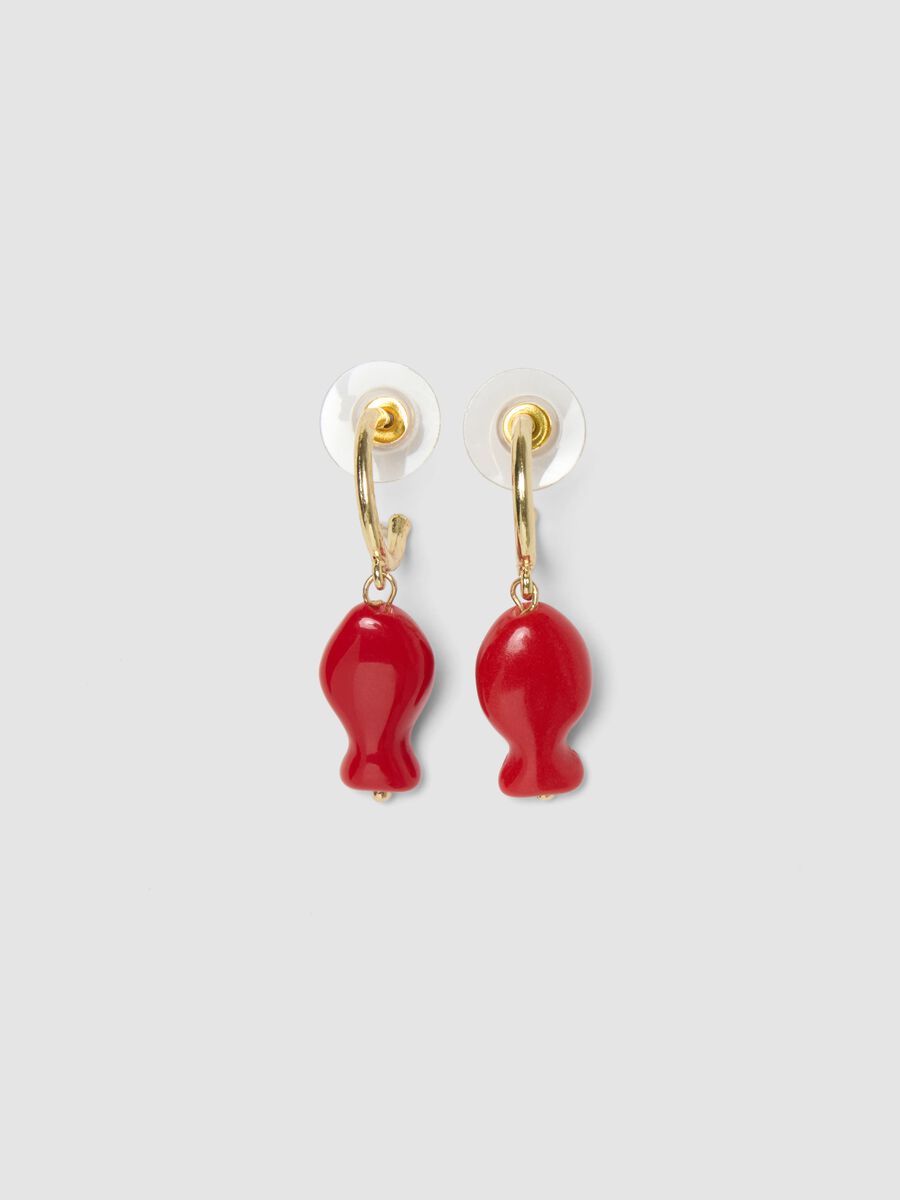 Red resin fish pendant earrings_1