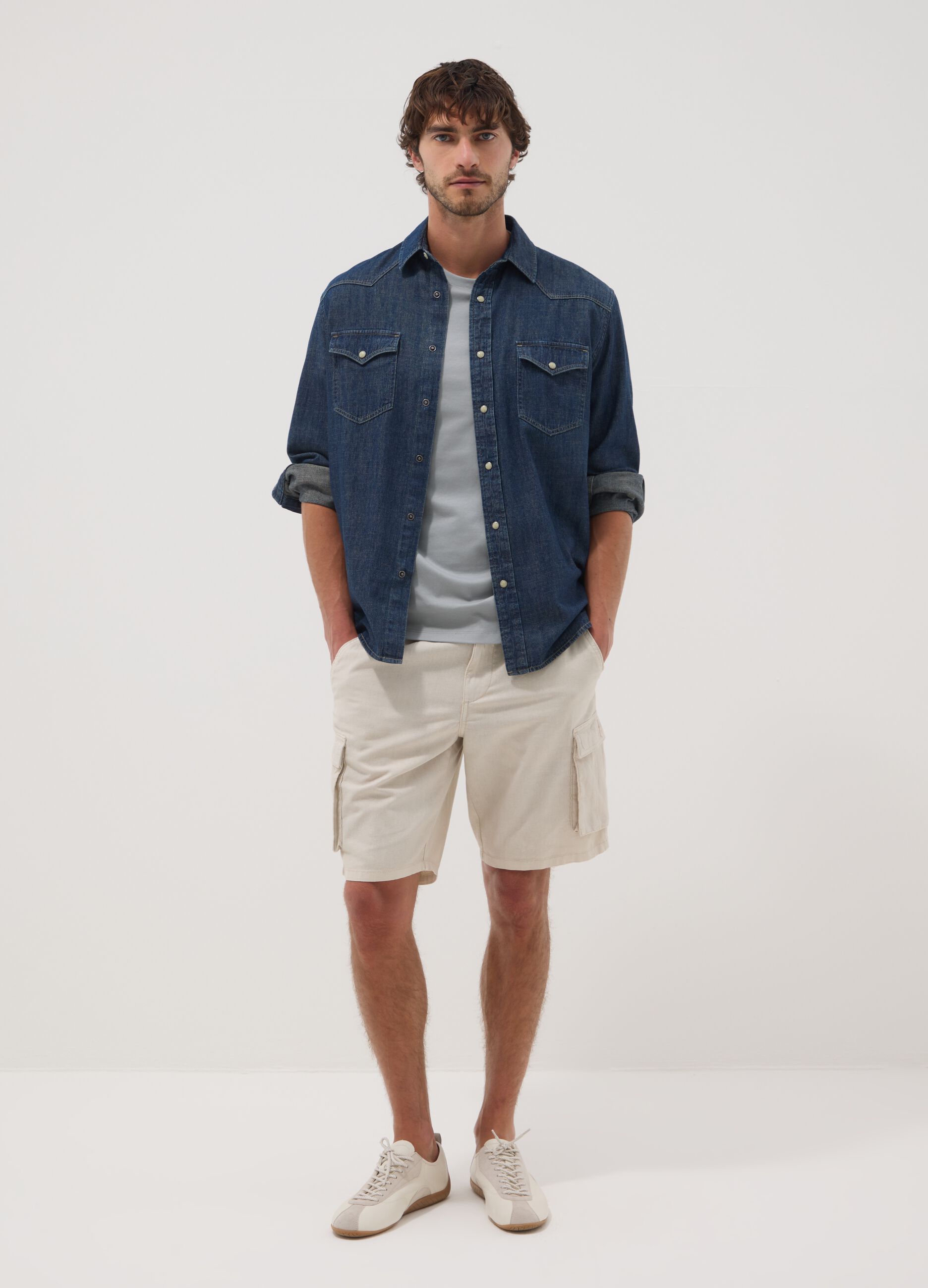Beige cargo bermuda shorts in a linen and cotton blend