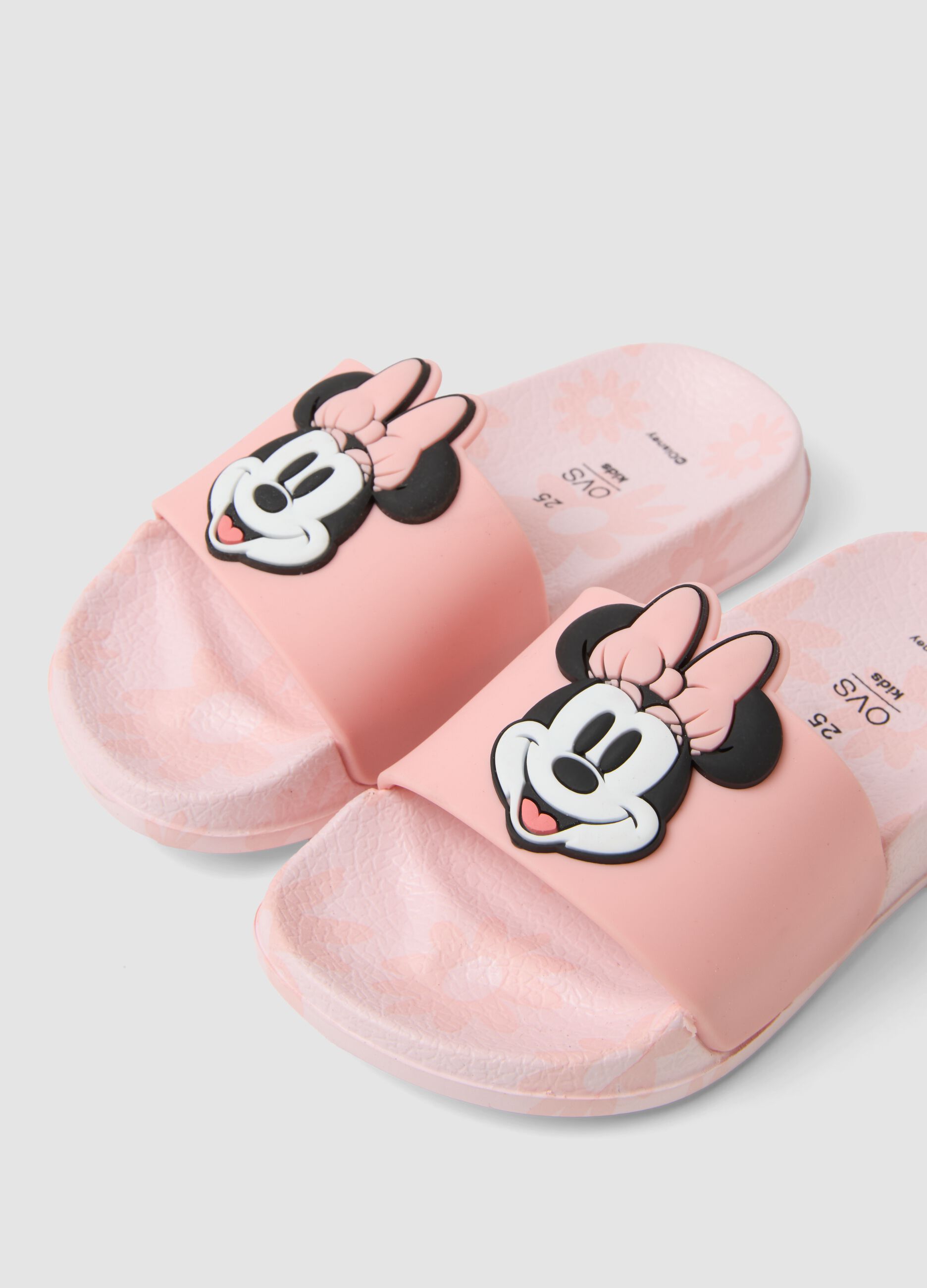 Pink sandals with decorative applique