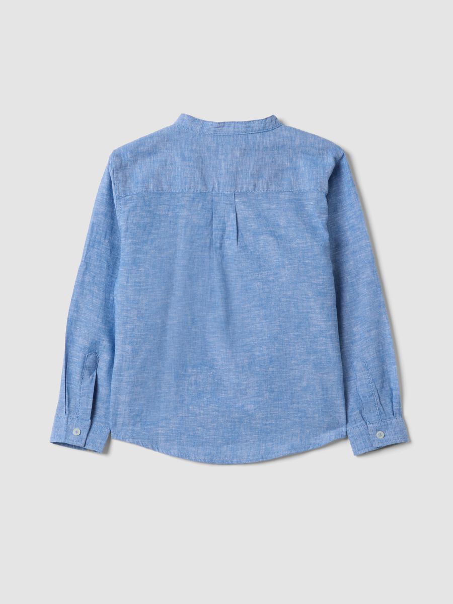 Camicia azzurra in misto lino e cotone da bambino con collo coreano_1