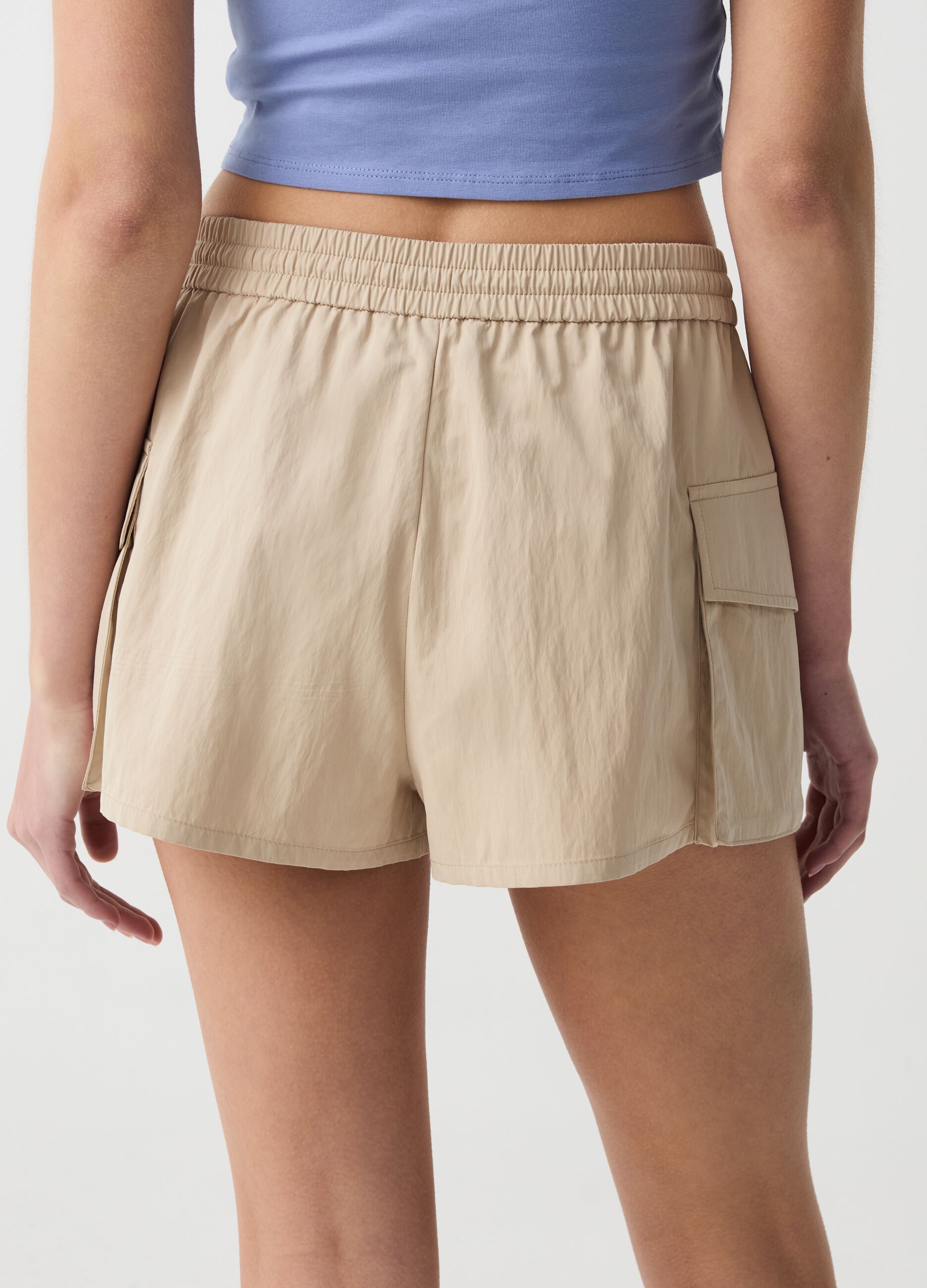 Shorts cargo in nylon