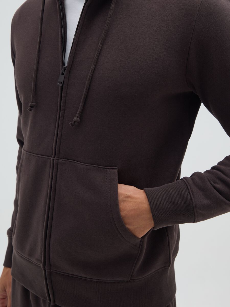 Brown regular fit cotton blend hoodie with zip_3