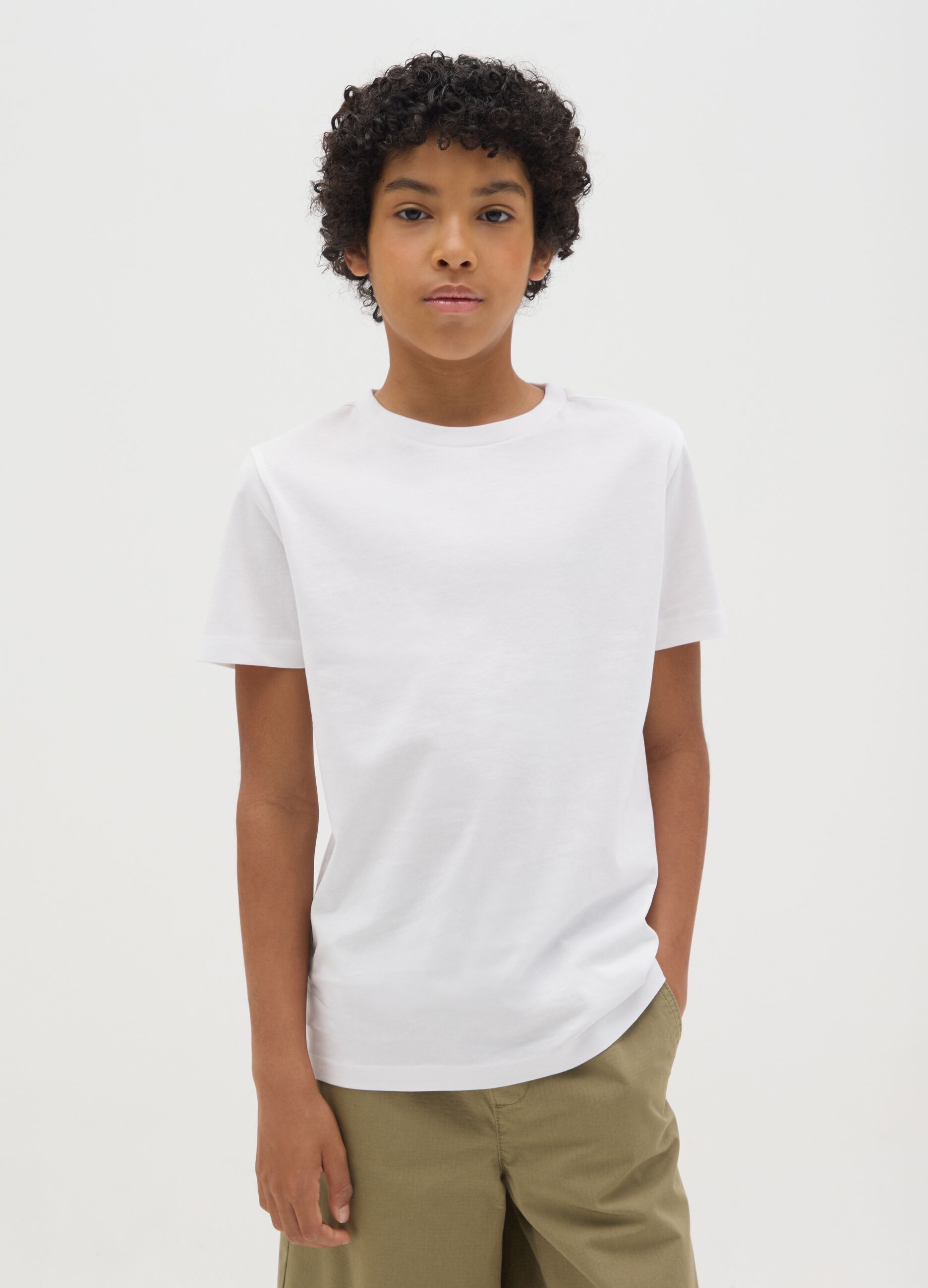 Boys’ white slim-fit T-shirt in 100% cotton
