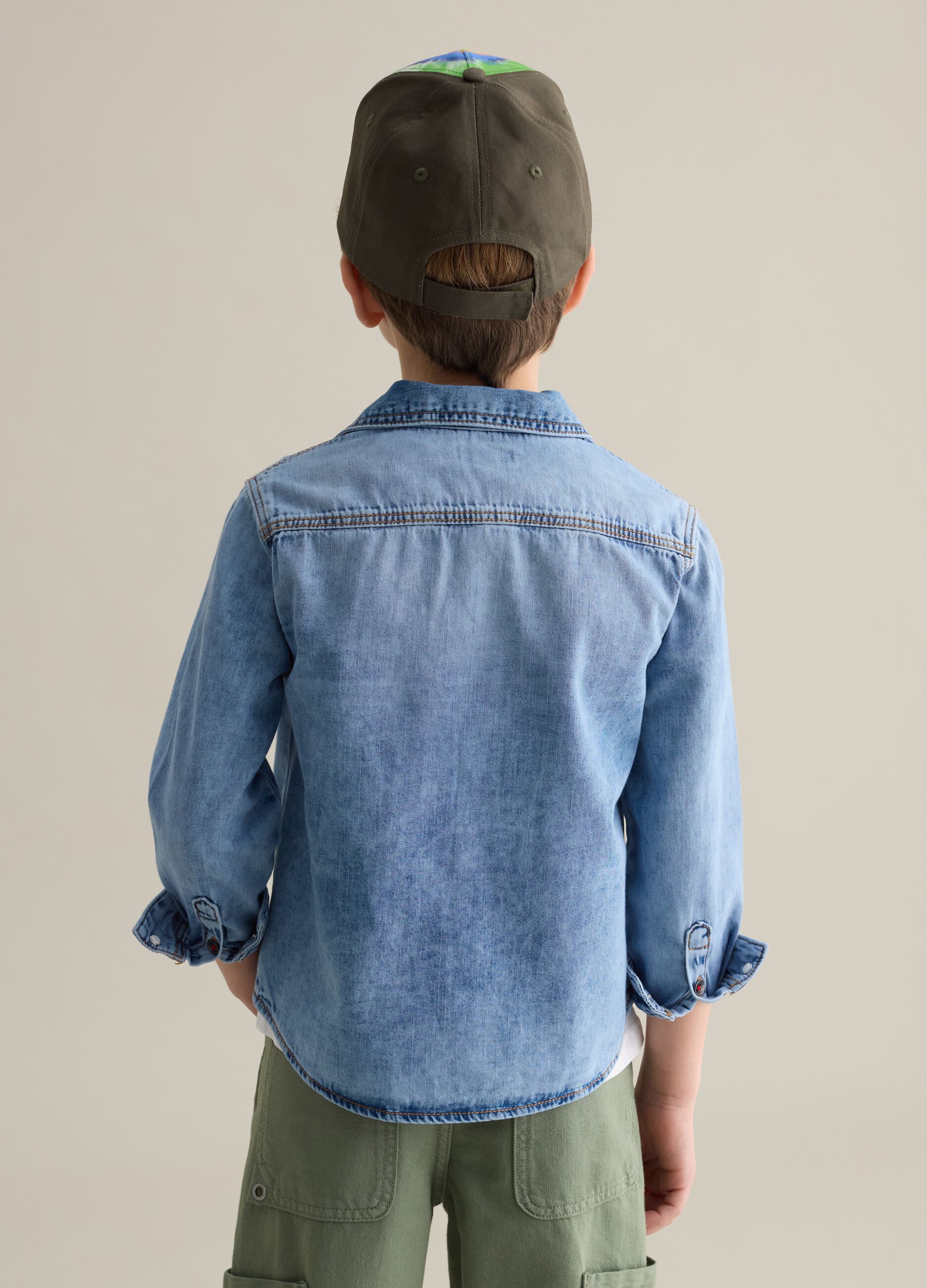 Camicia in denim con tasche 