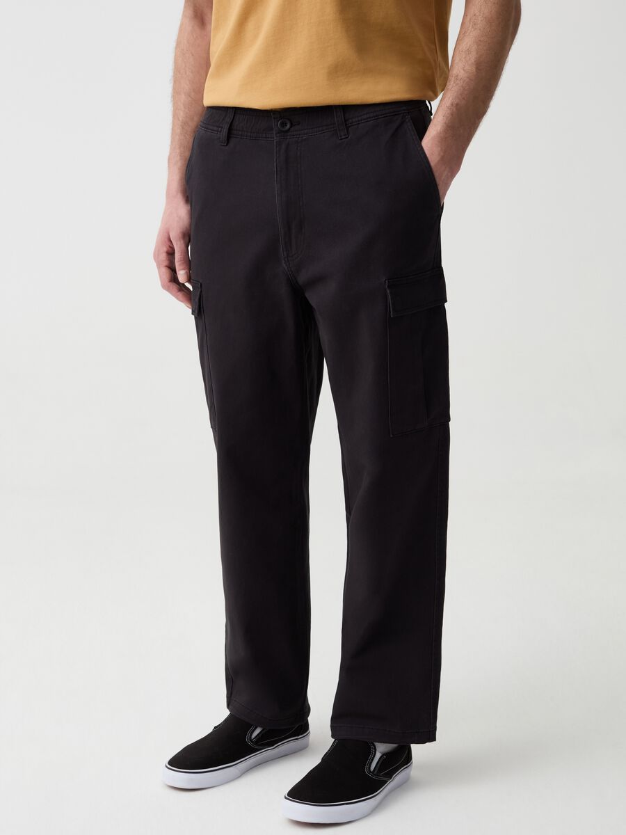 Pantalone cargo in cotone stretch_1
