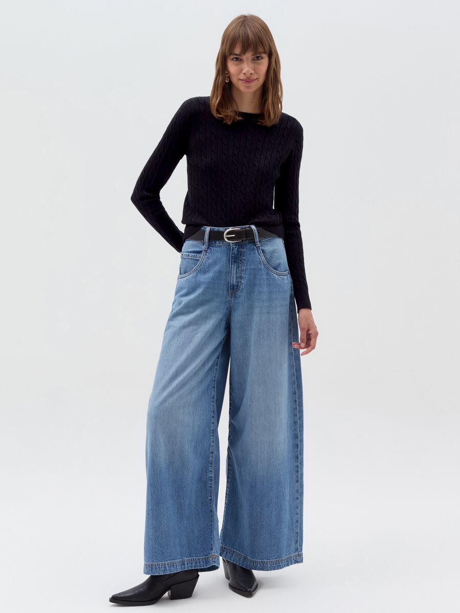 Ribbed pullover with cable-knit design_4