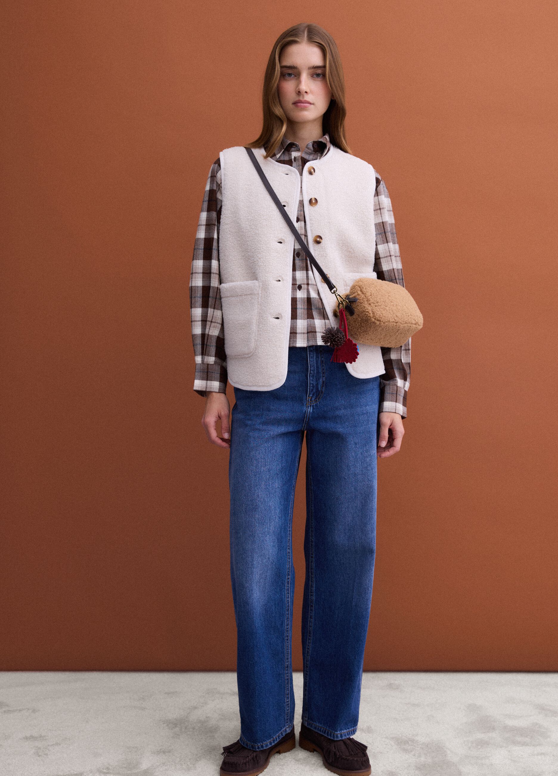 White crew-neck regular-fit sherpa gilet