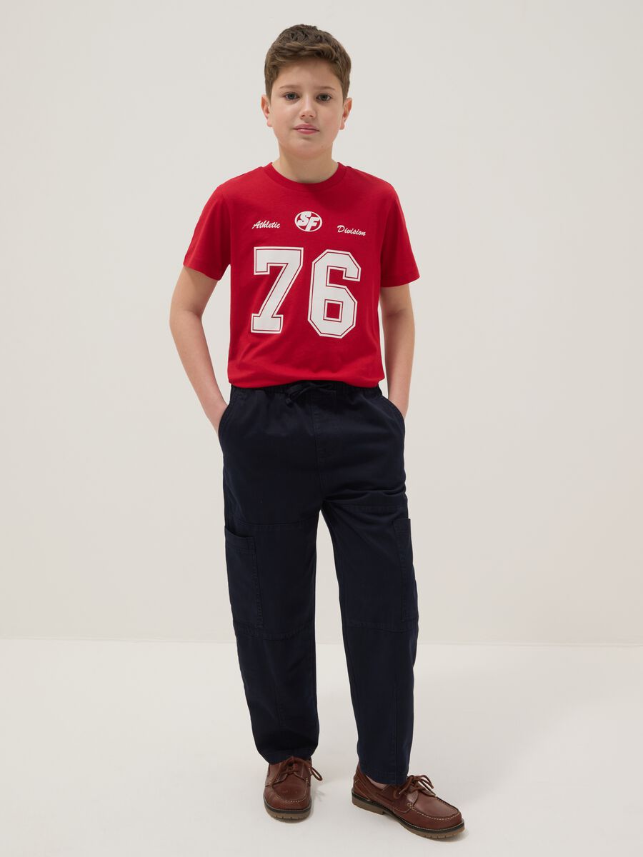 Pantaloni jogger in puro cotone blu da ragazzo regular fit_0