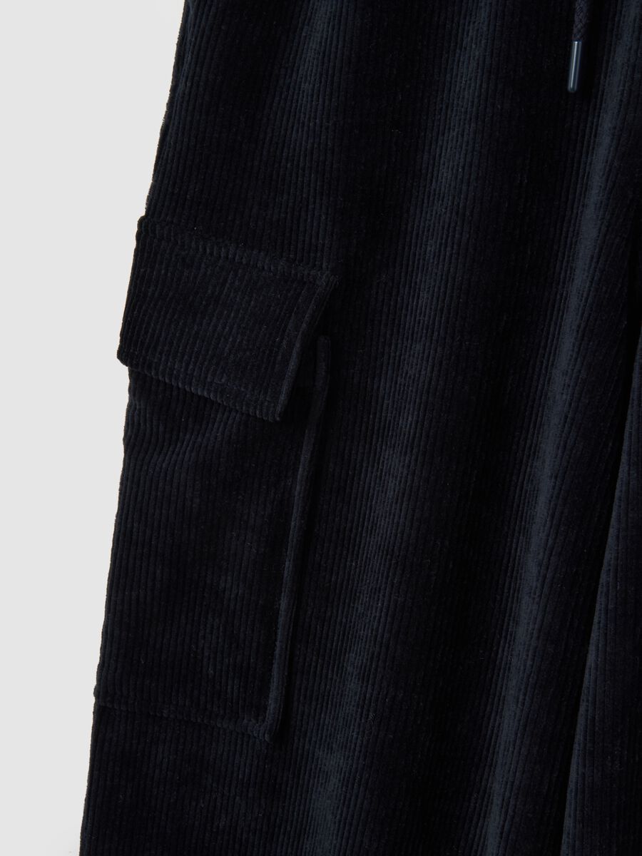 Black cotton blend wide leg cargo trousers_1