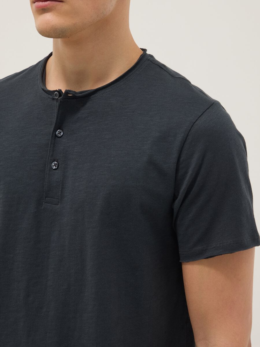Black regular fit pure cotton T-shirt with henley collar_4