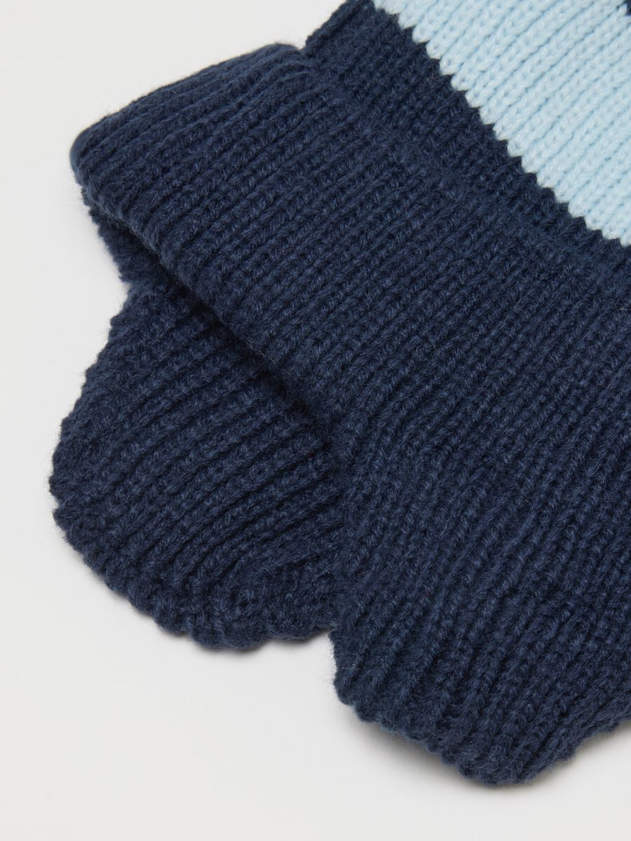 Blue children's hat with pompom_2